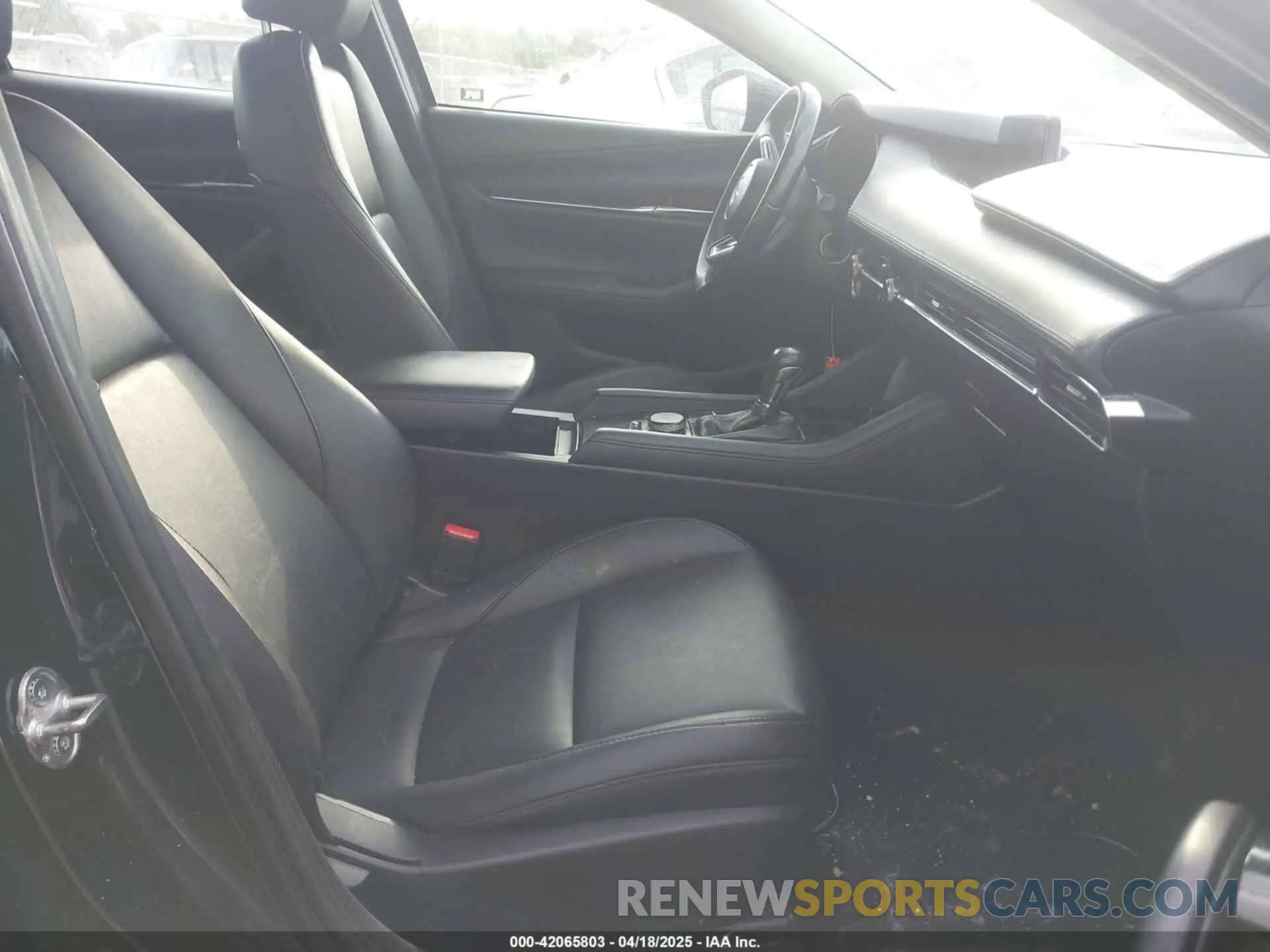 5 Photograph of a damaged car 3MZBPAAL9KM111503 MAZDA MAZDA3 2019