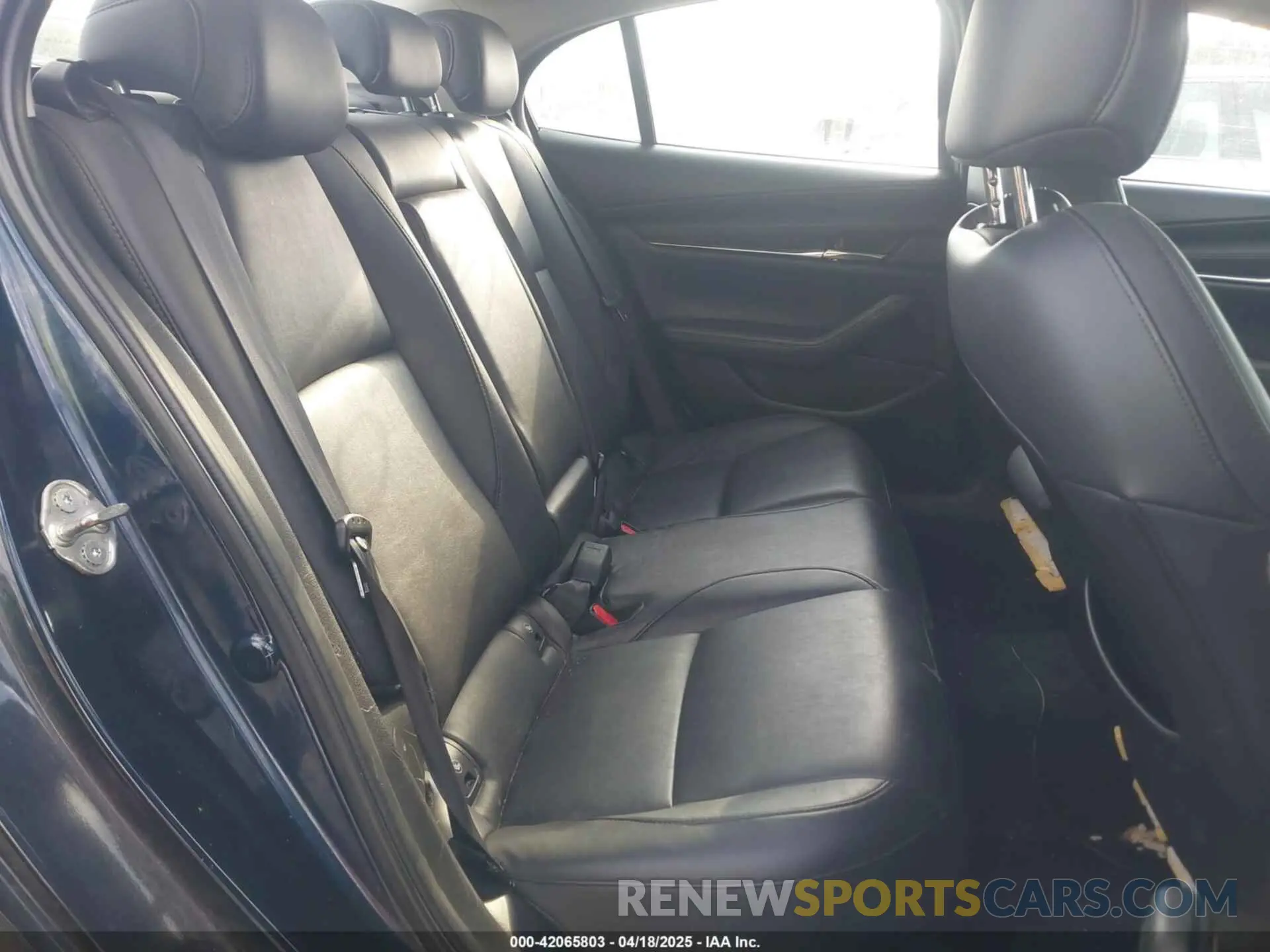 8 Photograph of a damaged car 3MZBPAAL9KM111503 MAZDA MAZDA3 2019