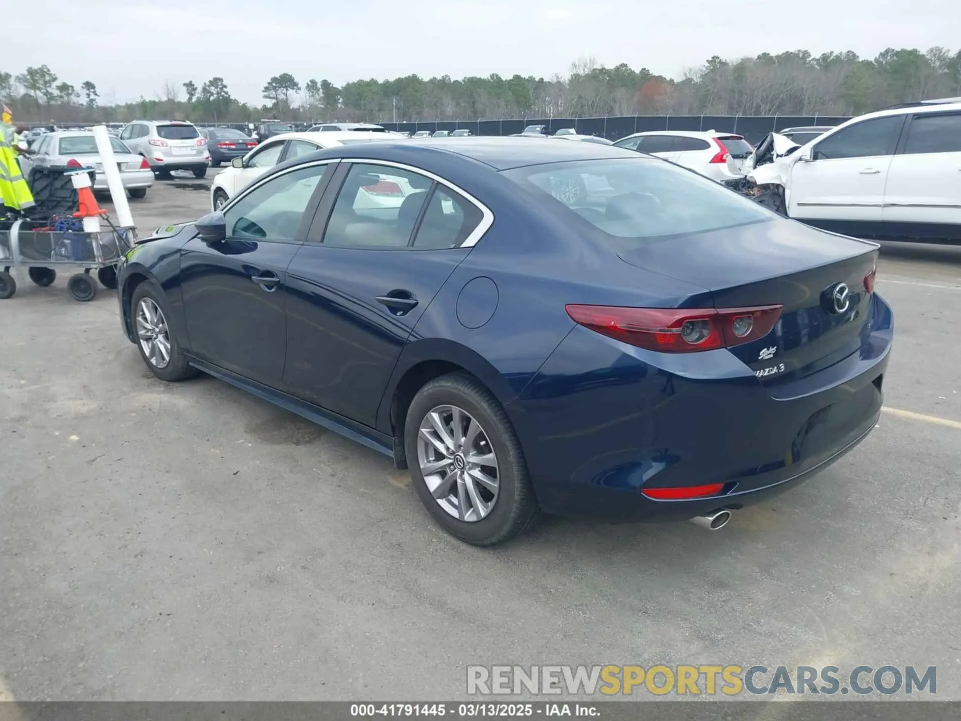 3 Photograph of a damaged car 3MZBPABL9KM113685 MAZDA MAZDA3 2019