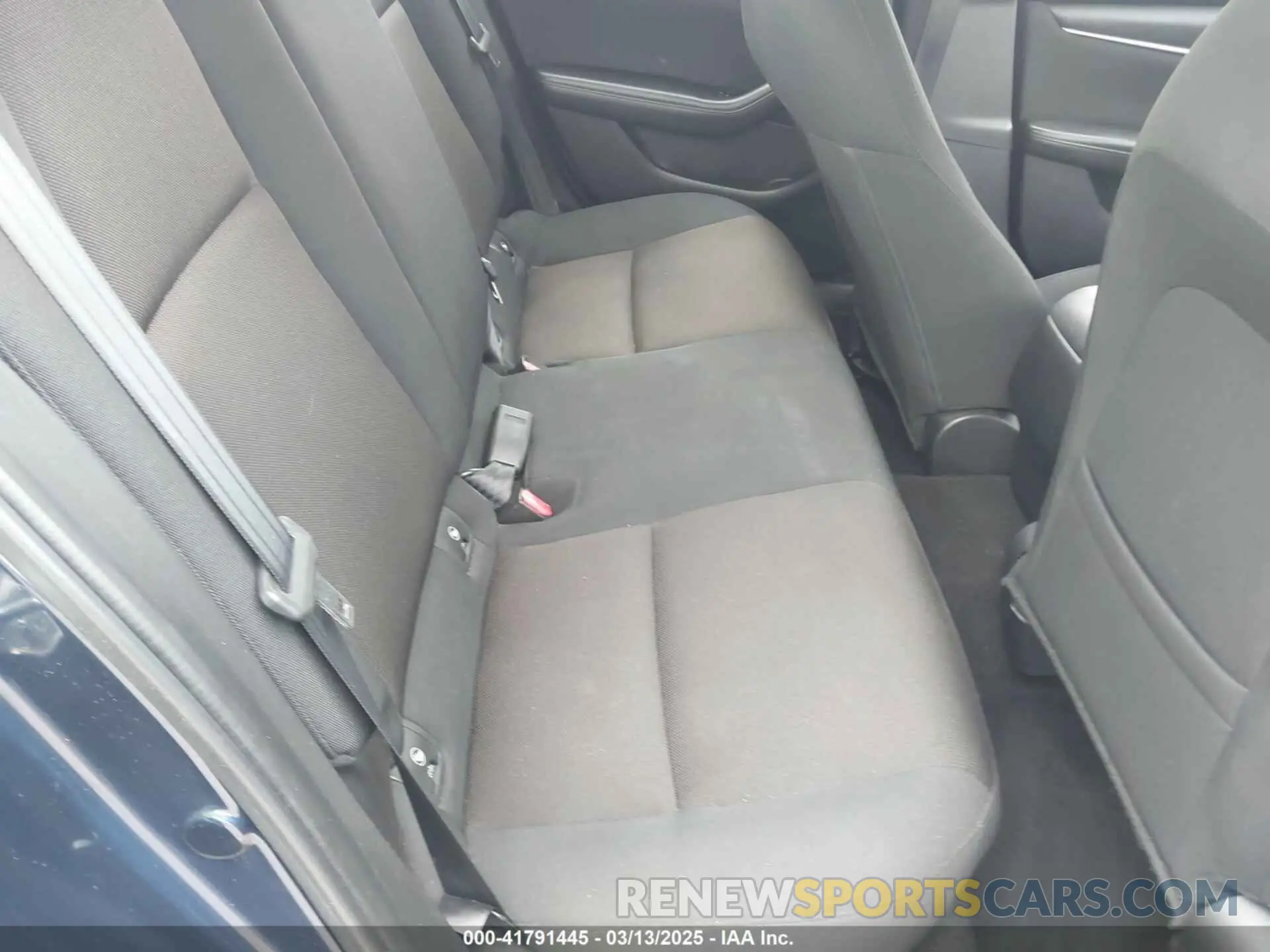8 Photograph of a damaged car 3MZBPABL9KM113685 MAZDA MAZDA3 2019