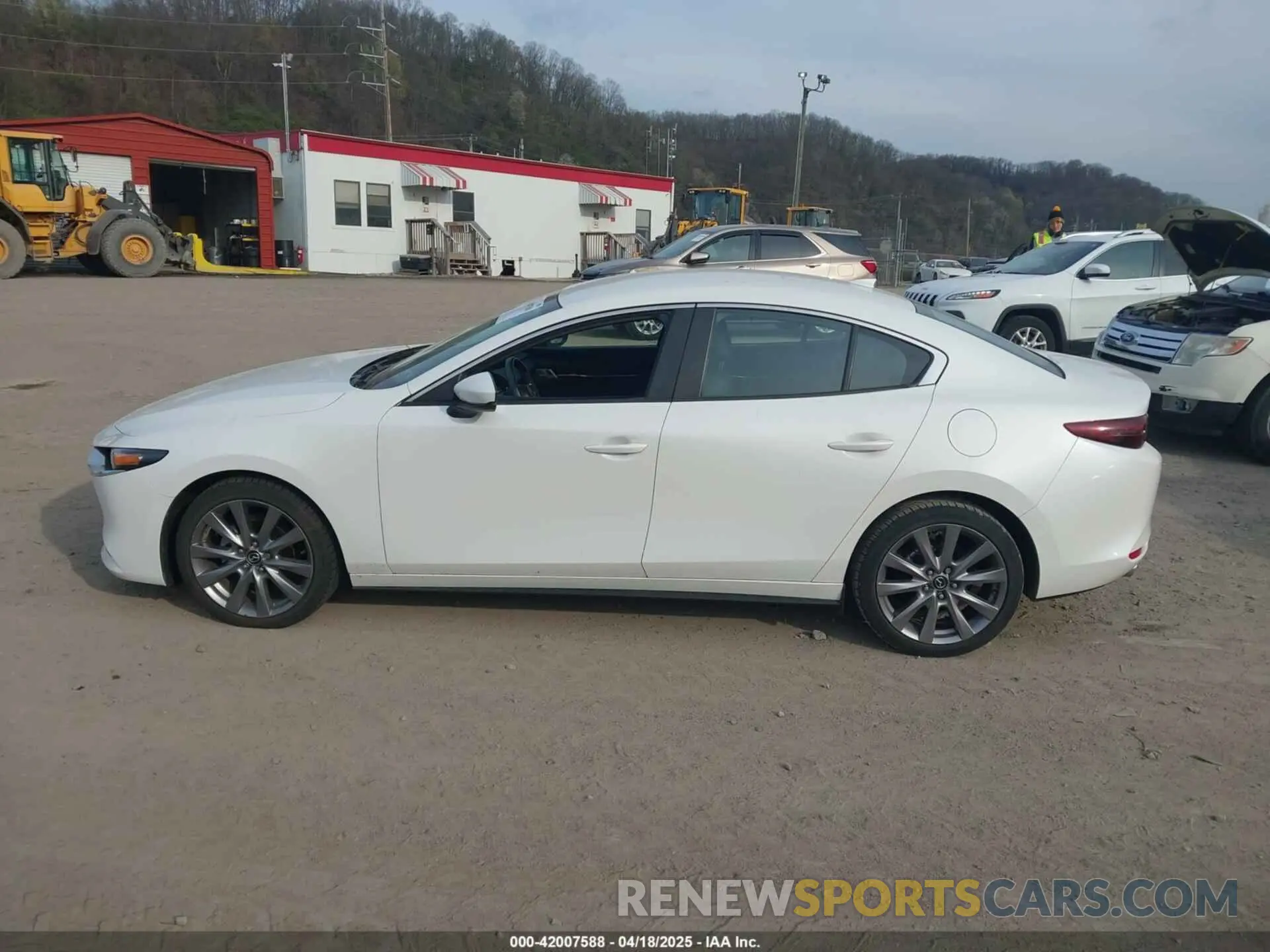 14 Photograph of a damaged car 3MZBPADL4KM106317 MAZDA MAZDA3 2019