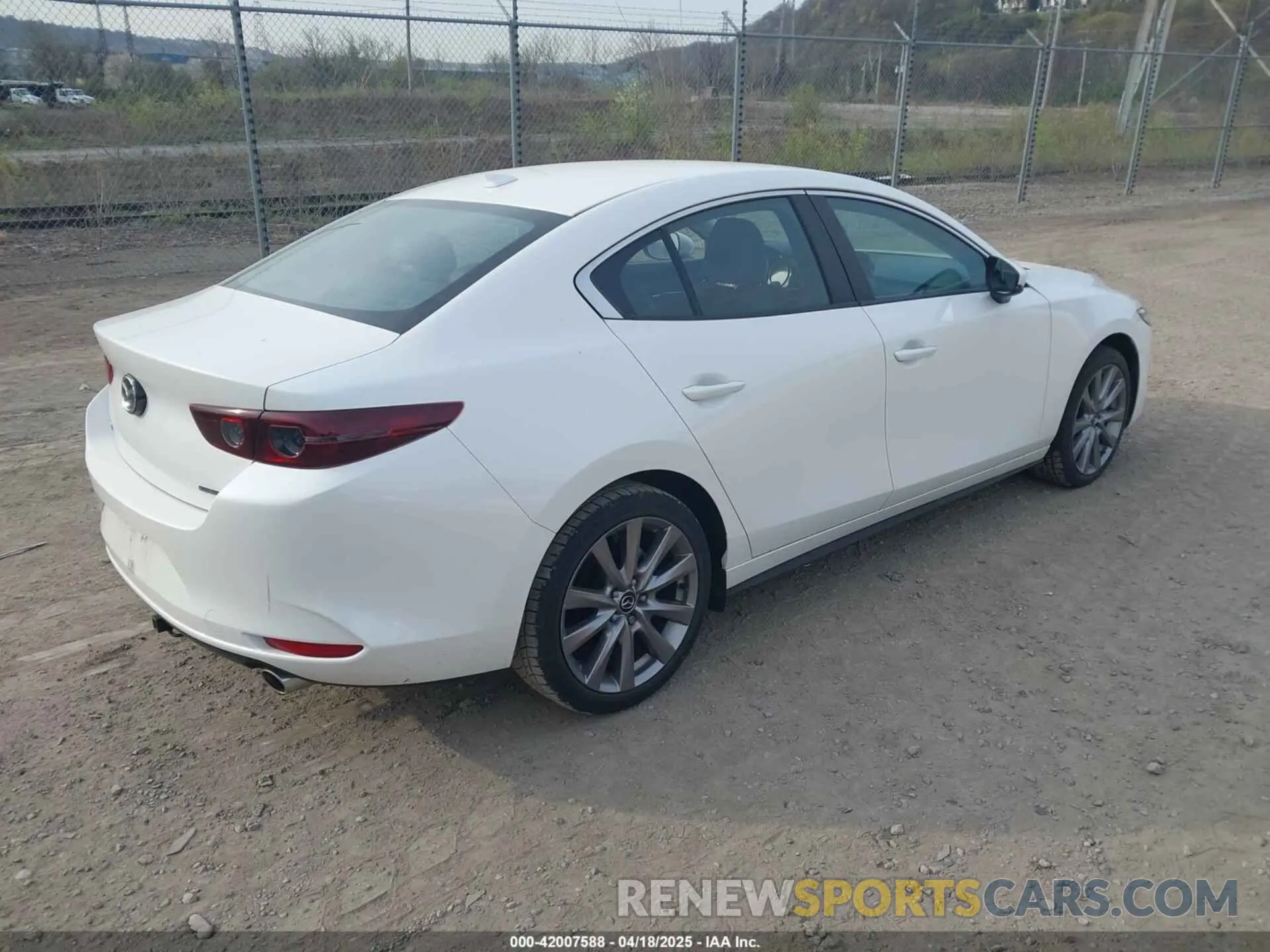 4 Photograph of a damaged car 3MZBPADL4KM106317 MAZDA MAZDA3 2019