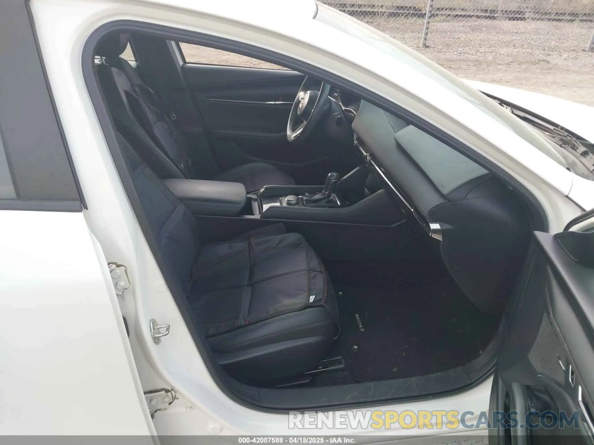 5 Photograph of a damaged car 3MZBPADL4KM106317 MAZDA MAZDA3 2019