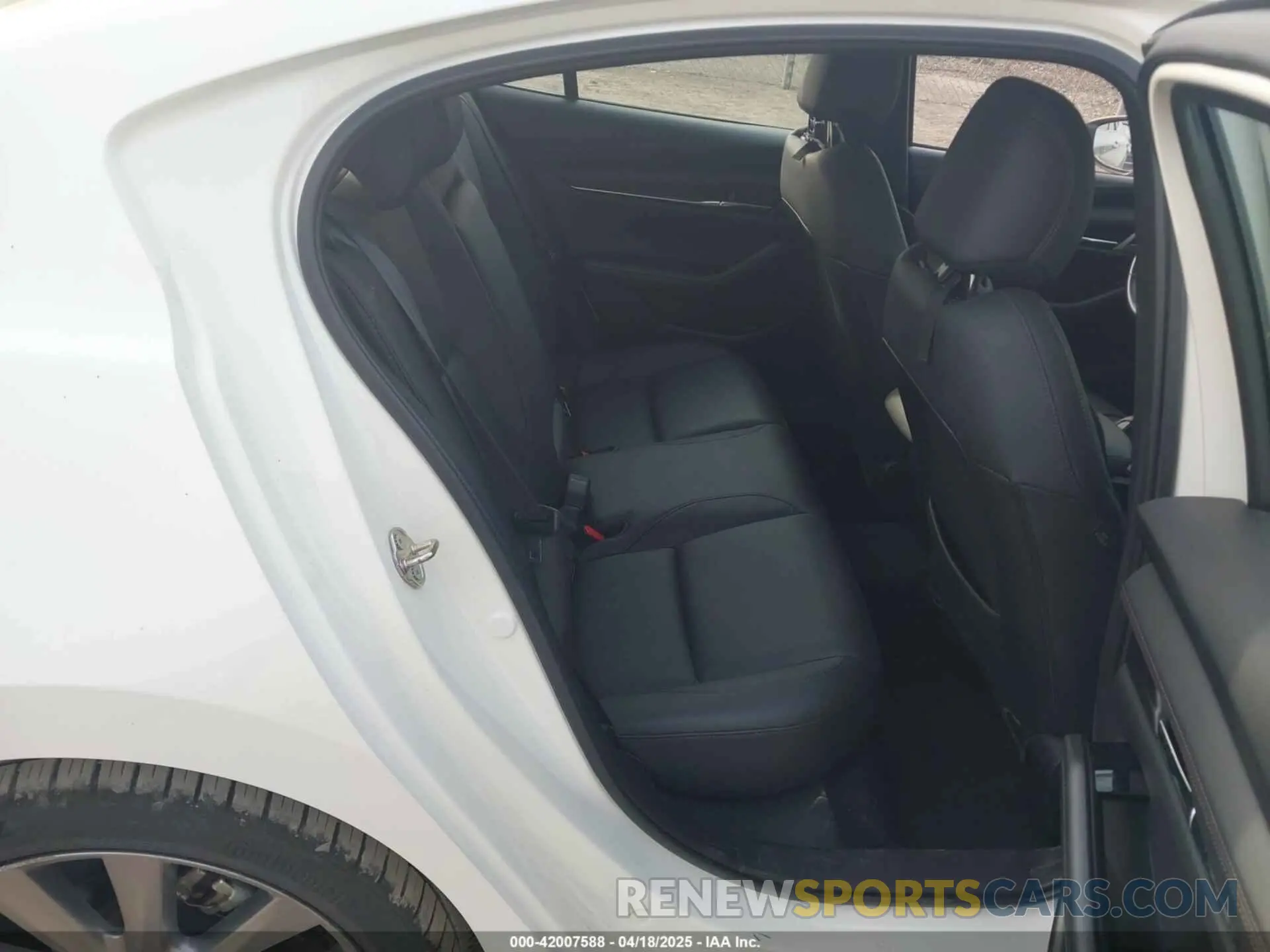 8 Photograph of a damaged car 3MZBPADL4KM106317 MAZDA MAZDA3 2019