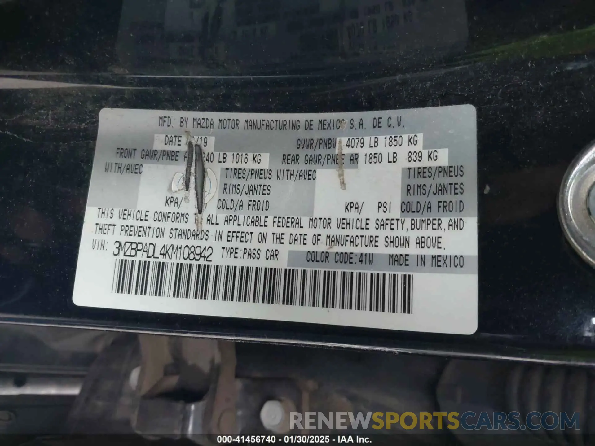 9 Photograph of a damaged car 3MZBPADL4KM108942 MAZDA MAZDA3 2019