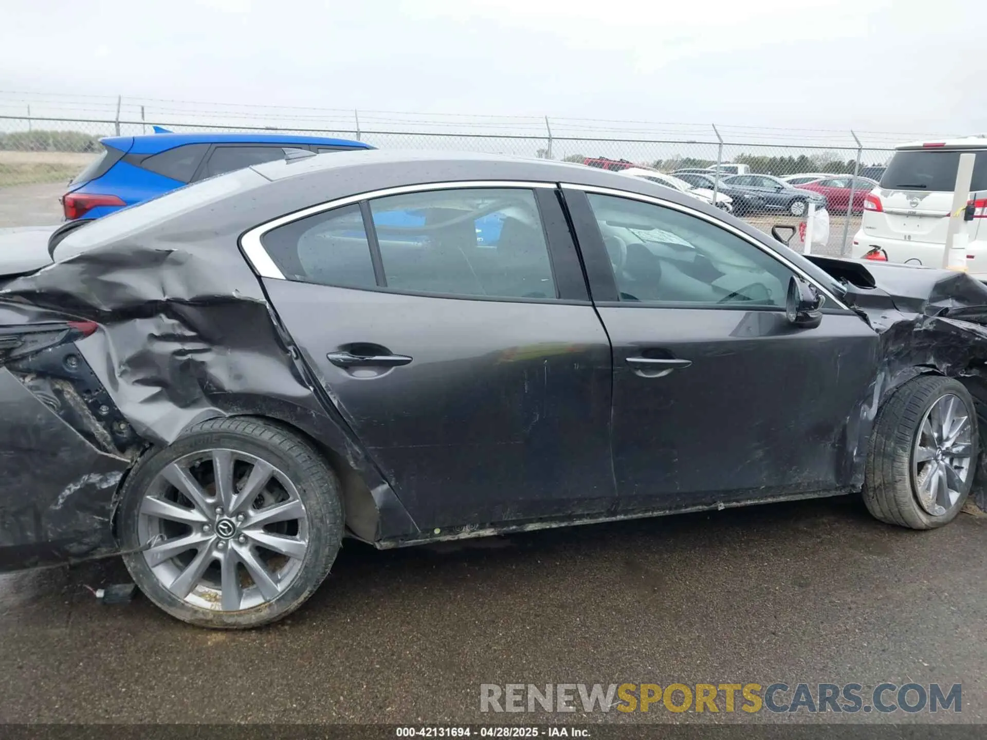 13 Photograph of a damaged car 3MZBPAEMXKM103817 MAZDA MAZDA3 2019