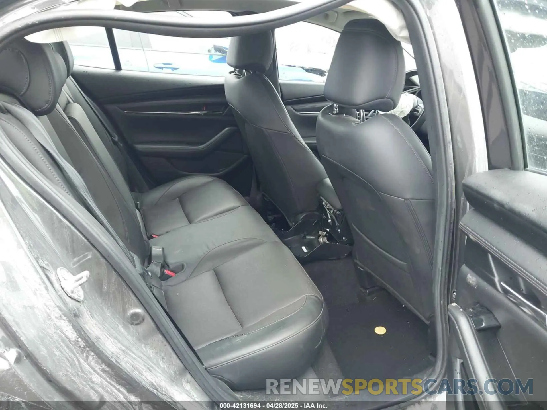 8 Photograph of a damaged car 3MZBPAEMXKM103817 MAZDA MAZDA3 2019