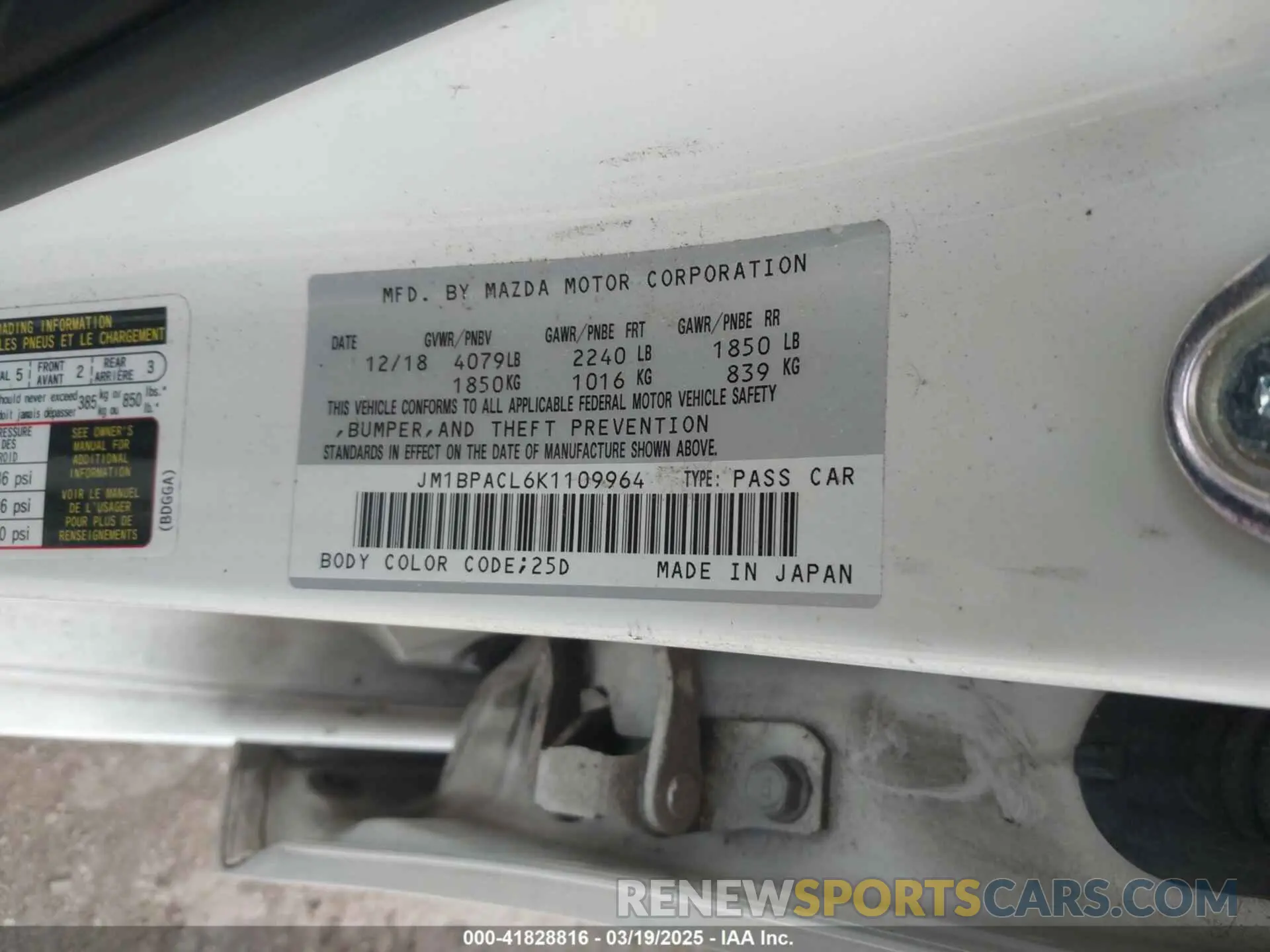 9 Фотография поврежденного автомобиля JM1BPACL6K1109964 MAZDA MAZDA3 2019