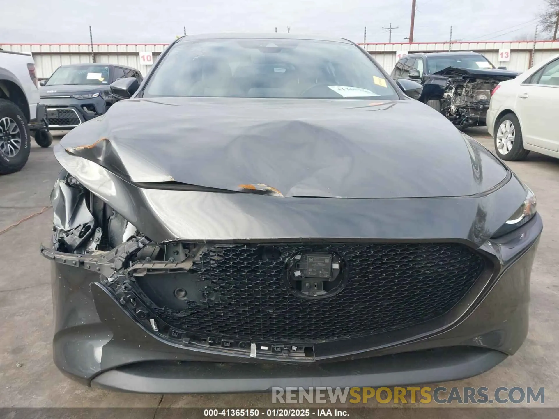 18 Photograph of a damaged car JM1BPAJMXK1121384 MAZDA MAZDA3 2019