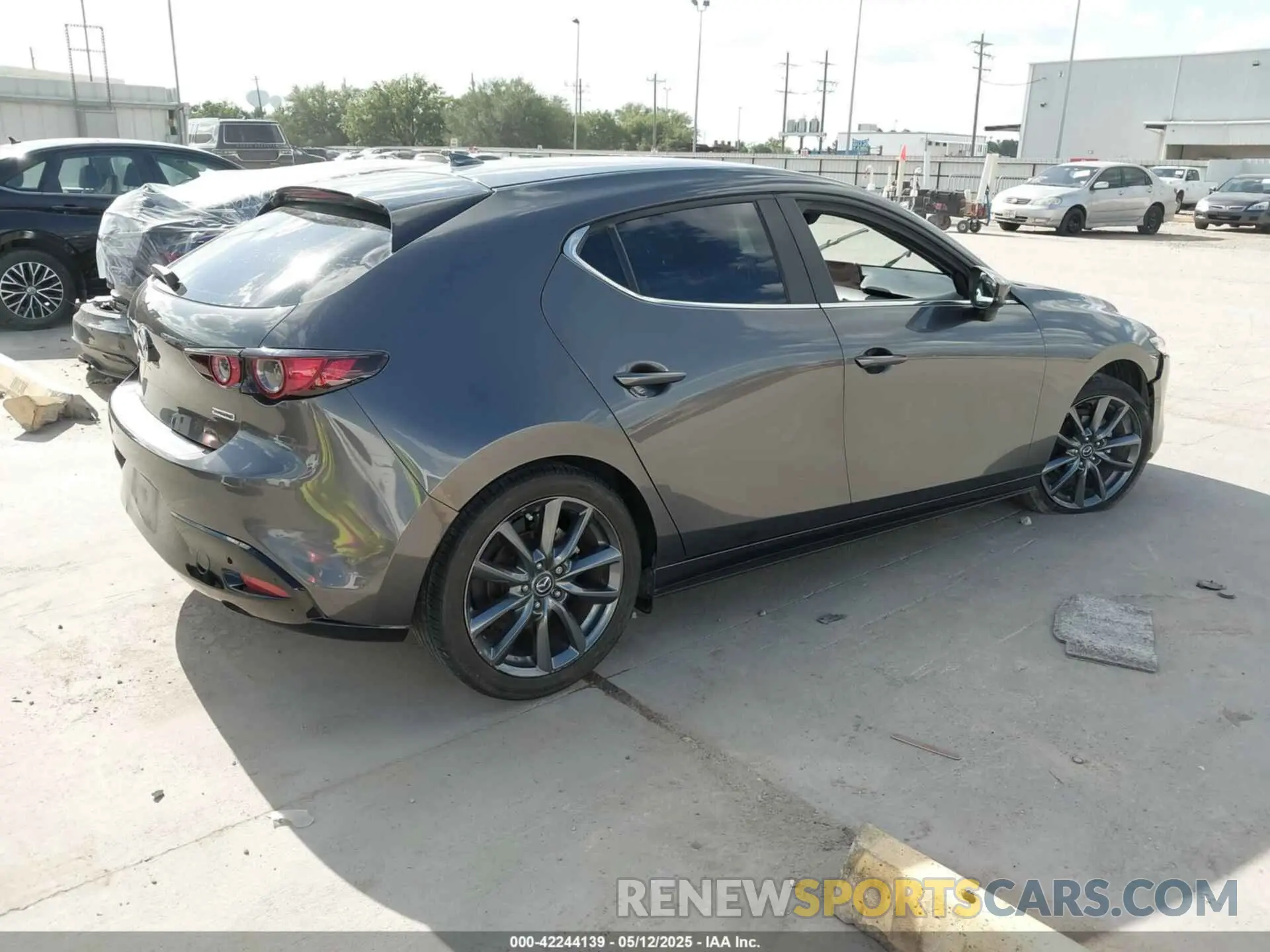 4 Фотография поврежденного автомобиля JM1BPAMM2K1119687 MAZDA MAZDA3 2019