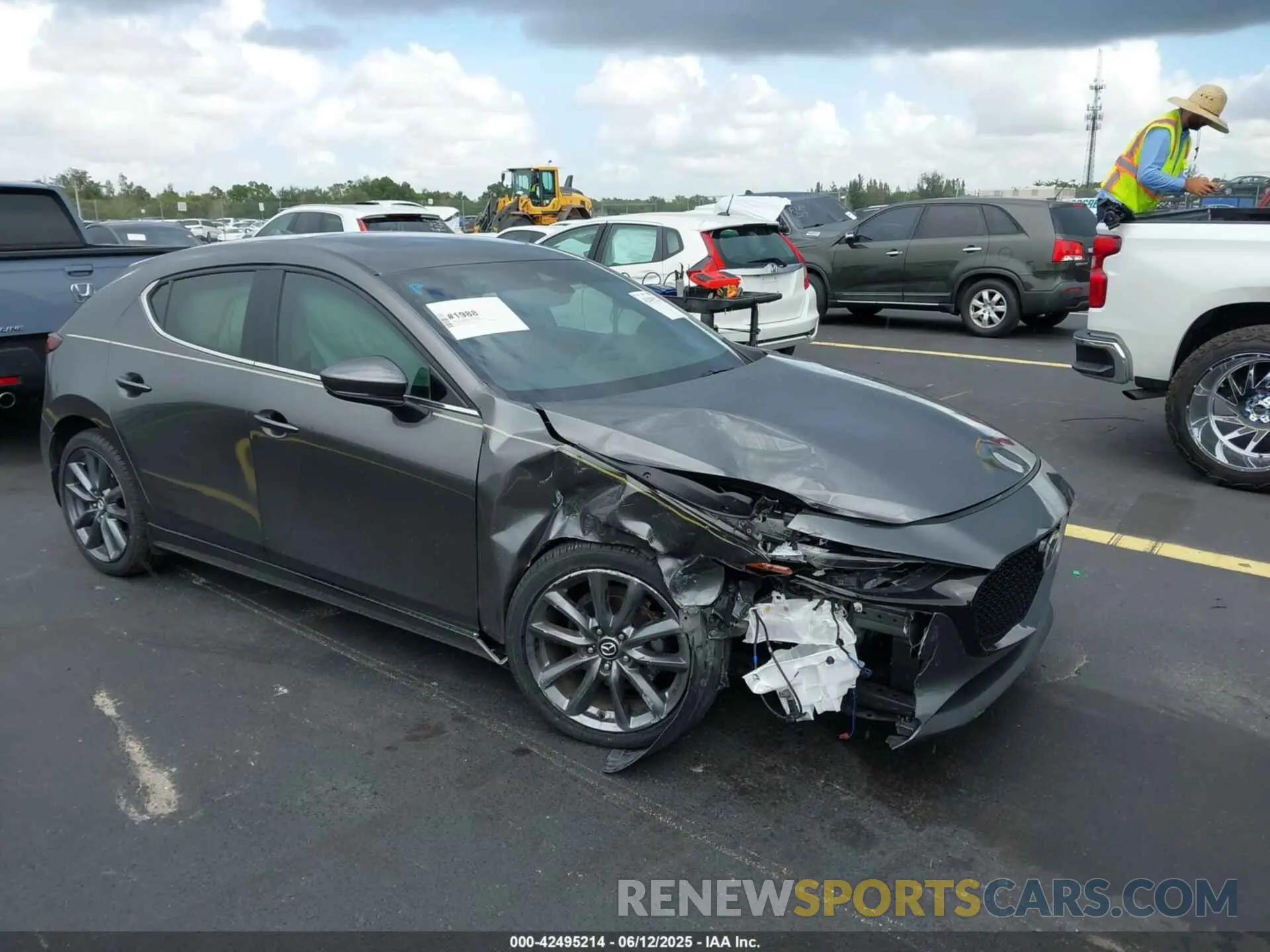 1 Photograph of a damaged car JM1BPANM3K1140563 MAZDA MAZDA3 2019