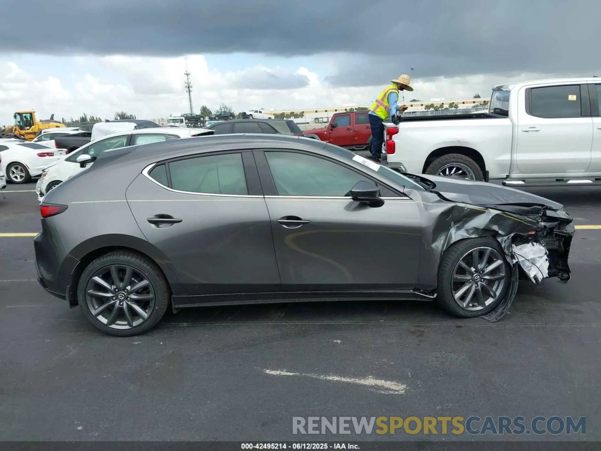 13 Photograph of a damaged car JM1BPANM3K1140563 MAZDA MAZDA3 2019