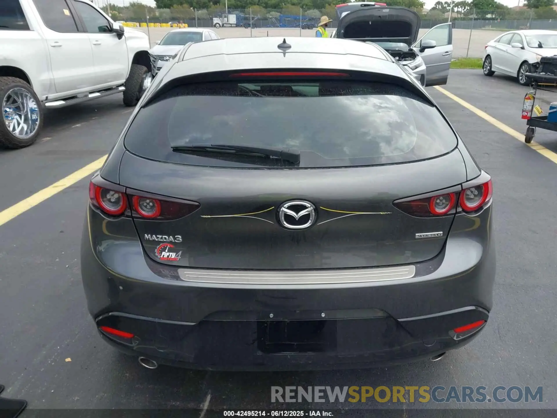 16 Photograph of a damaged car JM1BPANM3K1140563 MAZDA MAZDA3 2019
