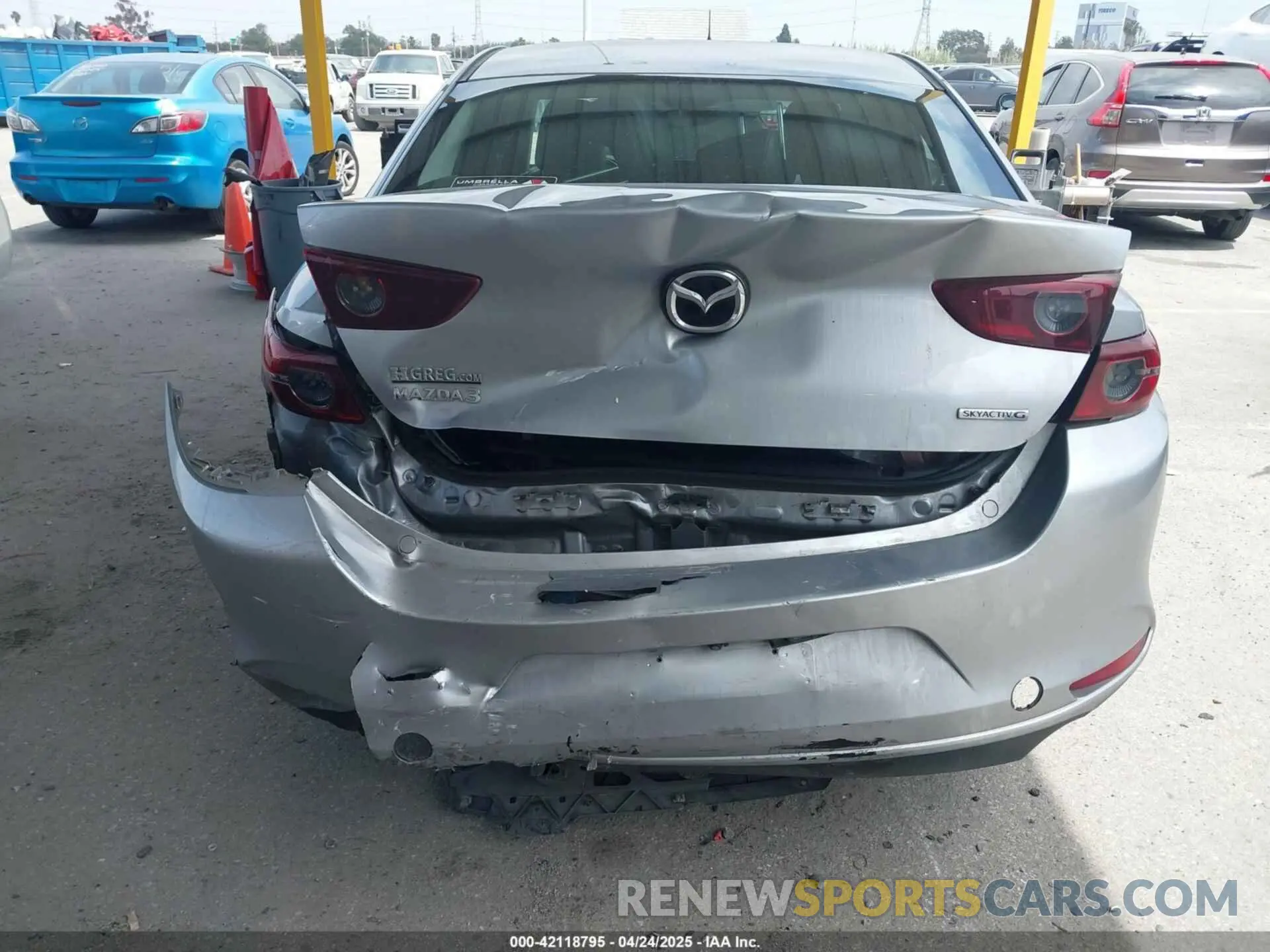 6 Фотография поврежденного автомобиля 3MZBPACL6LM131481 MAZDA MAZDA3 2020