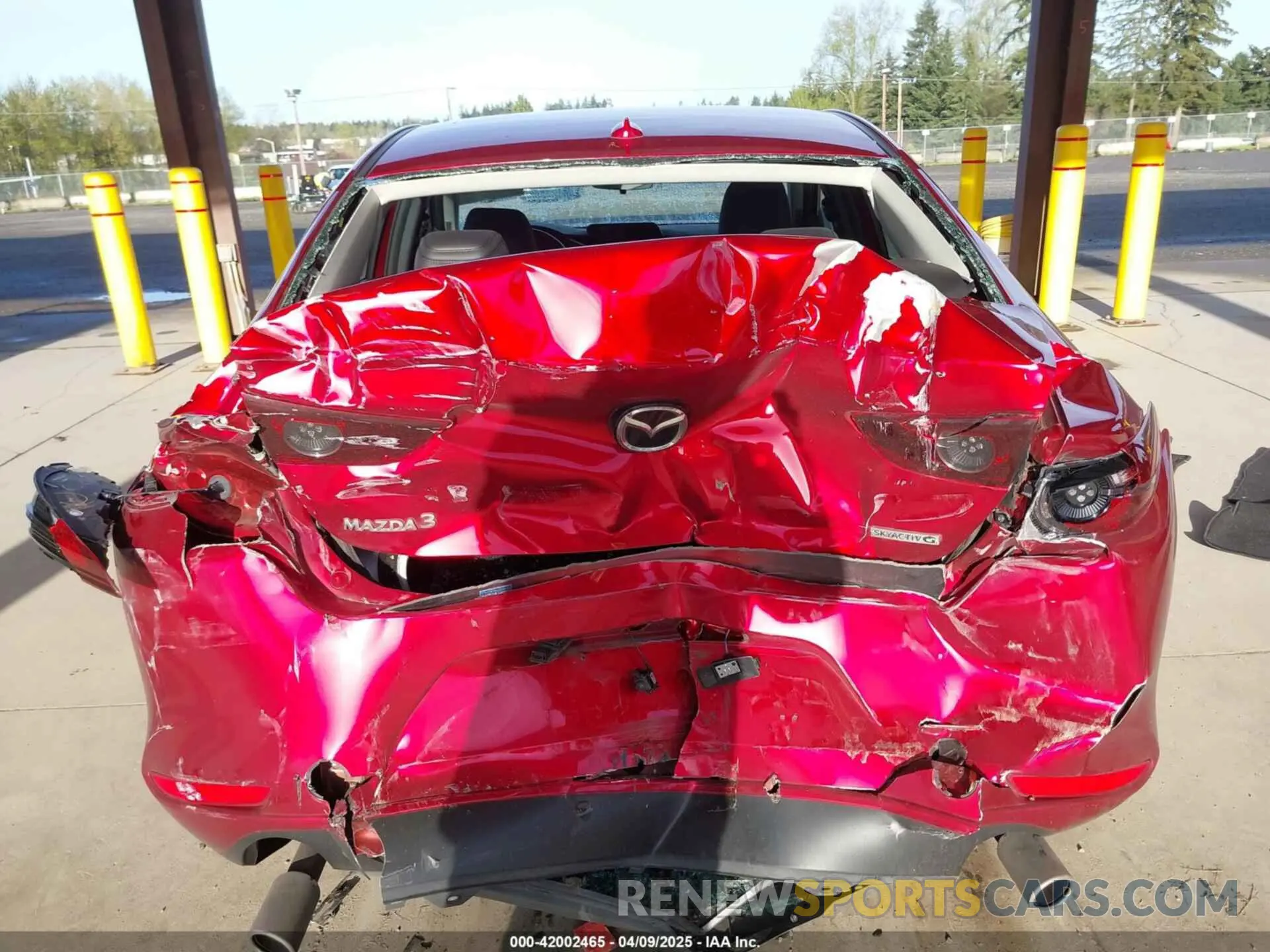 6 Photograph of a damaged car 3MZBPADL9LM129156 MAZDA MAZDA3 2020