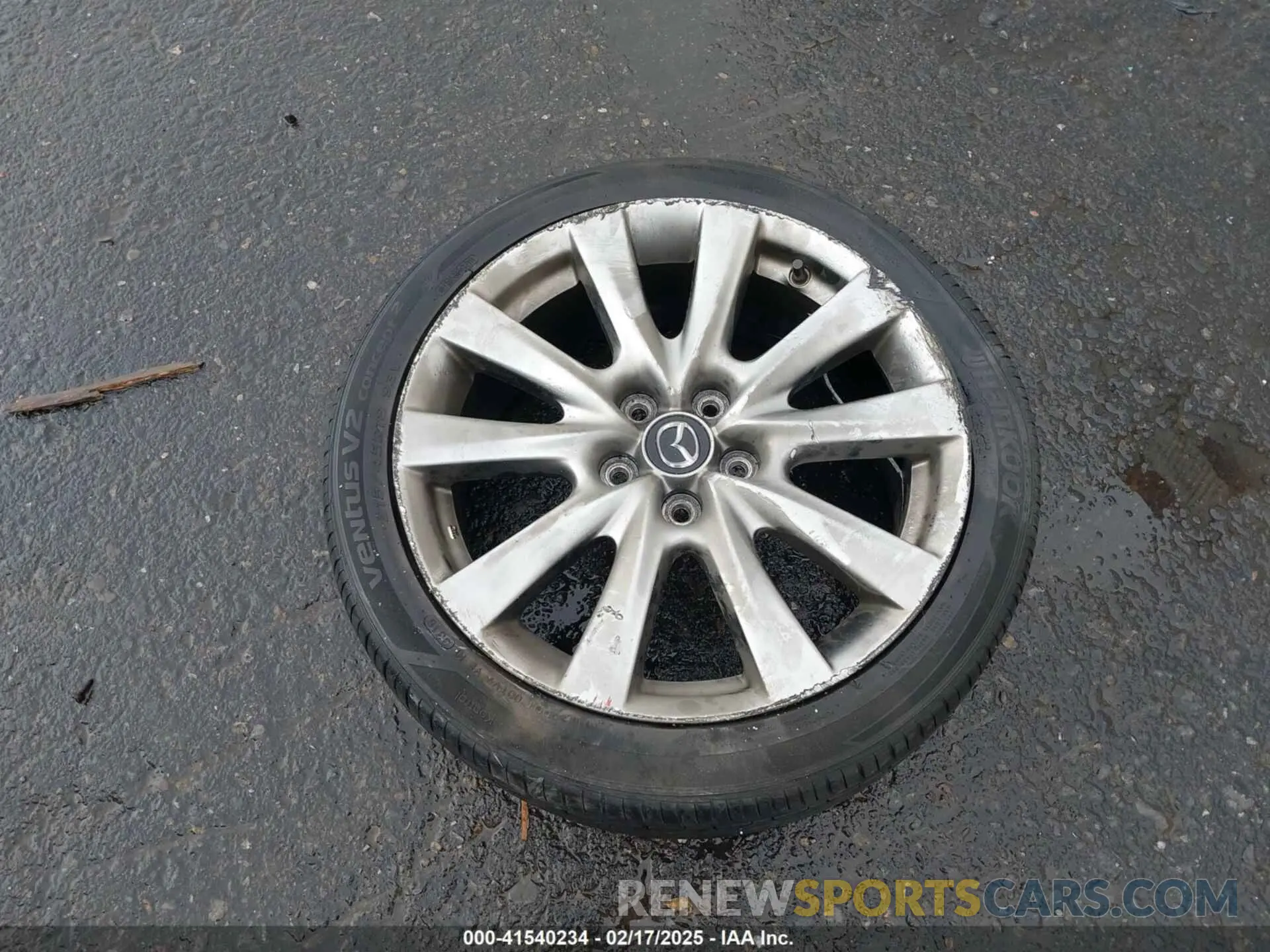 18 Photograph of a damaged car 3MZBPBEMXLM133357 MAZDA MAZDA3 2020