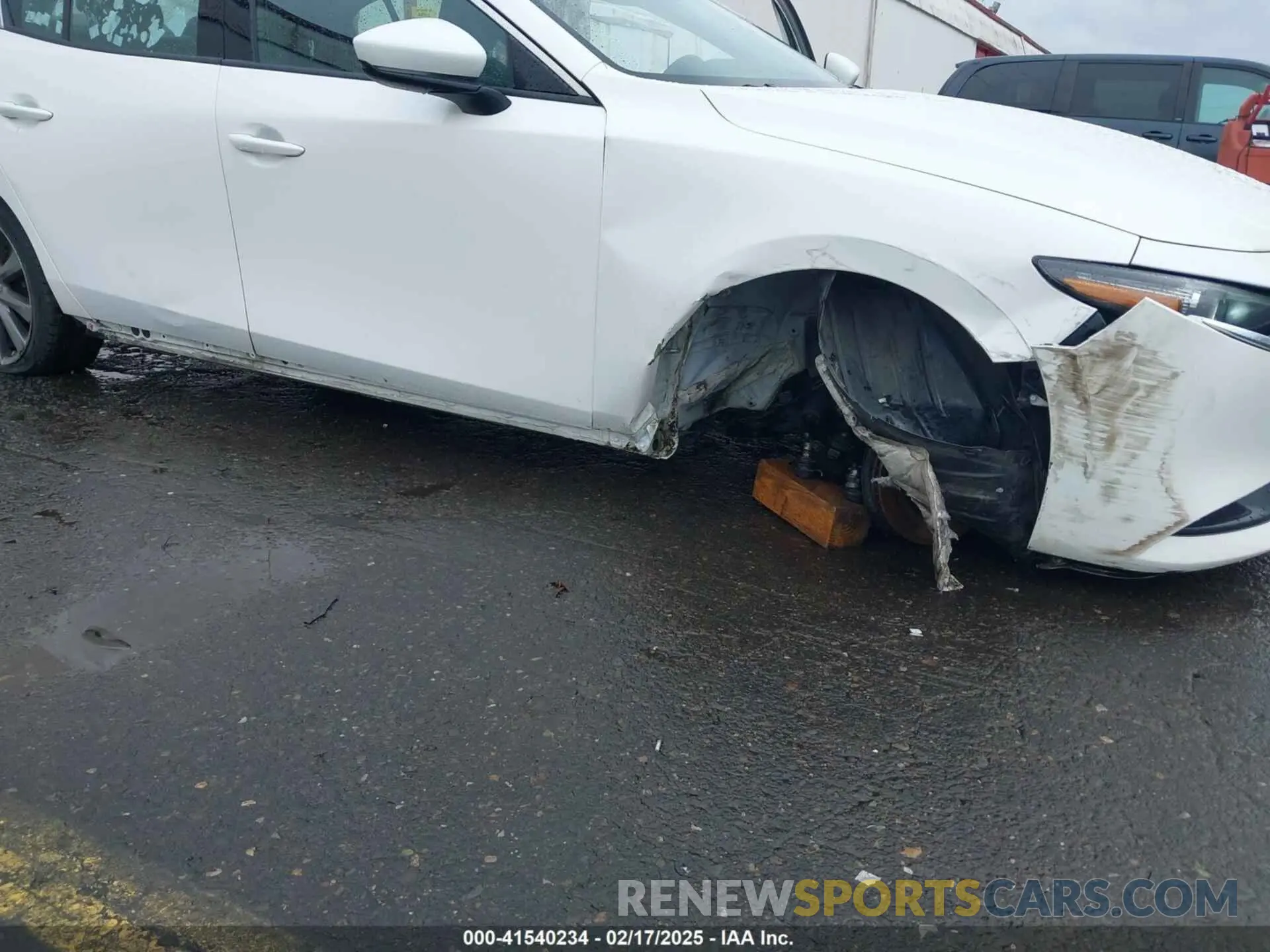 6 Photograph of a damaged car 3MZBPBEMXLM133357 MAZDA MAZDA3 2020