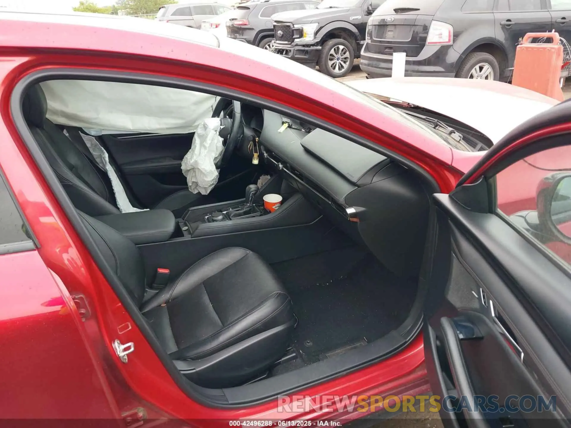 5 Photograph of a damaged car JM1BPAEM5L1168219 MAZDA MAZDA3 2020