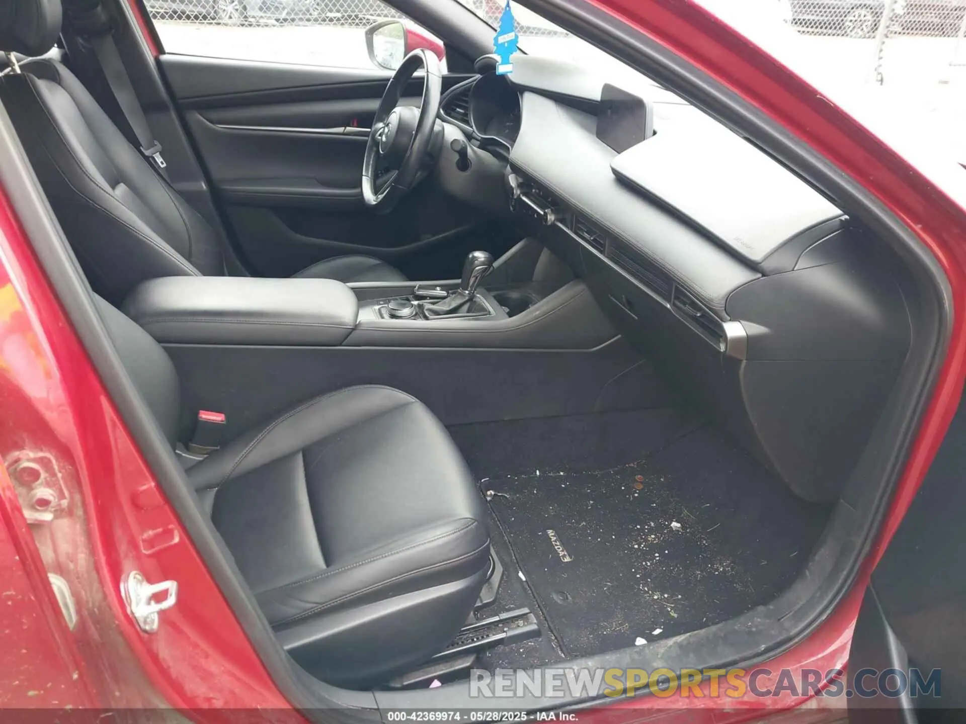 5 Photograph of a damaged car JM1BPALM0L1153596 MAZDA MAZDA3 2020