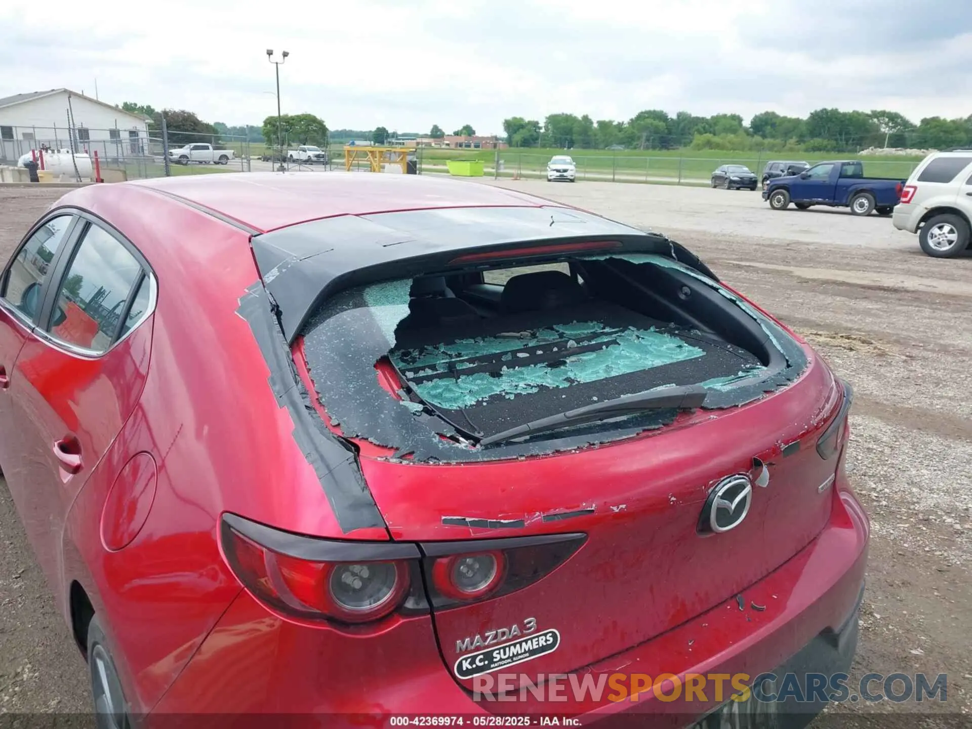6 Photograph of a damaged car JM1BPALM0L1153596 MAZDA MAZDA3 2020