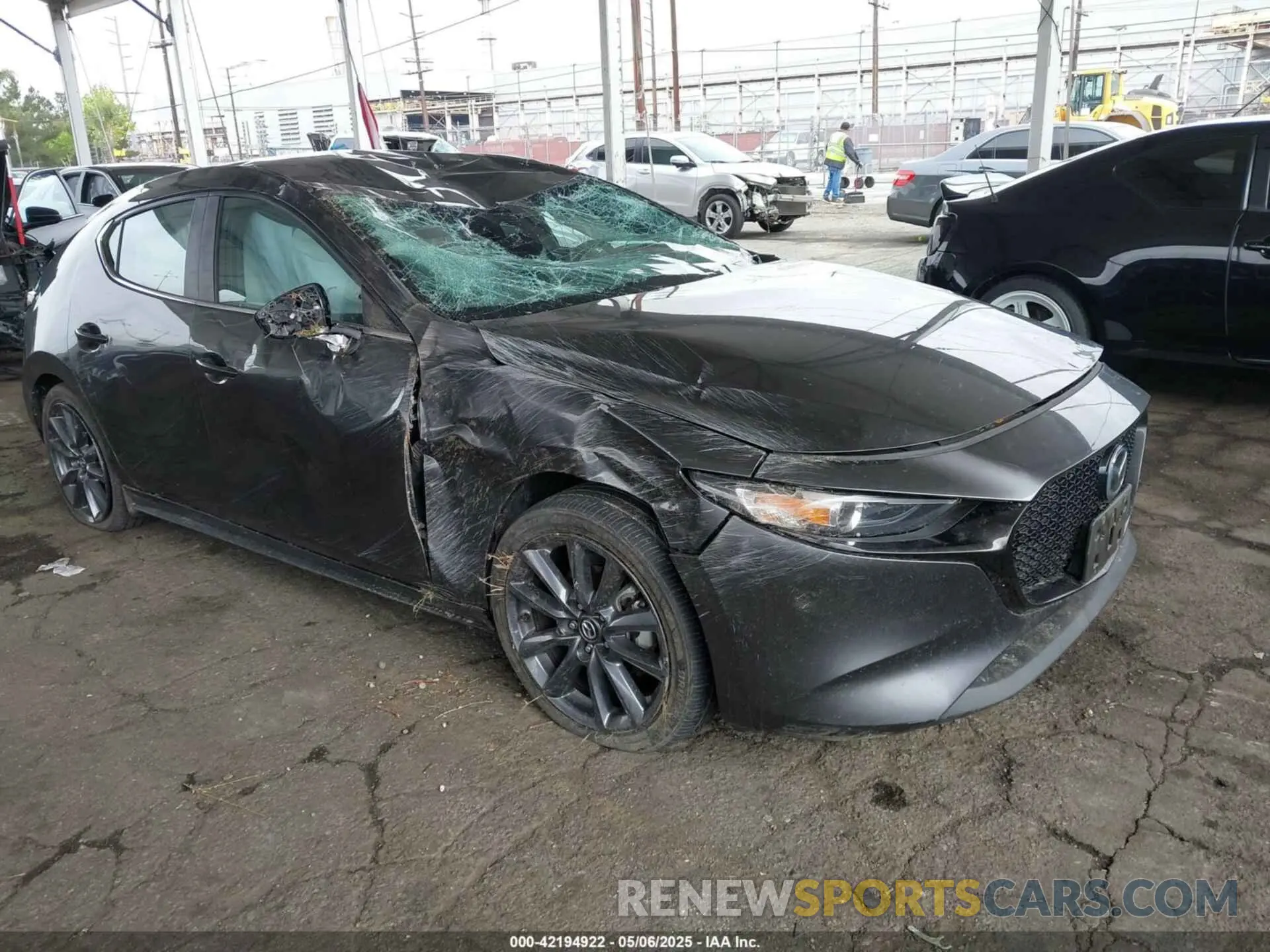 1 Фотография поврежденного автомобиля JM1BPALM0L1163707 MAZDA MAZDA3 2020