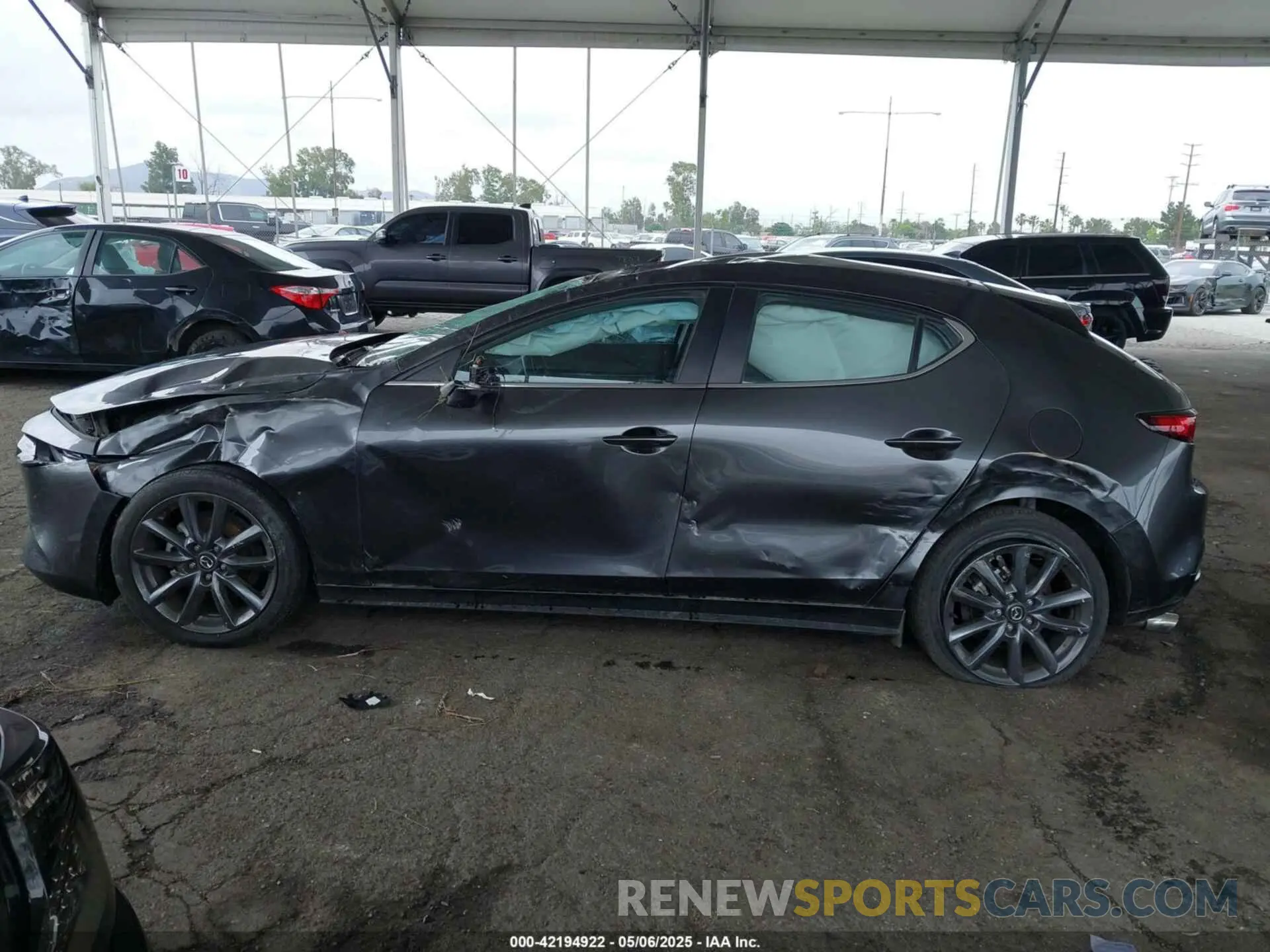 14 Фотография поврежденного автомобиля JM1BPALM0L1163707 MAZDA MAZDA3 2020