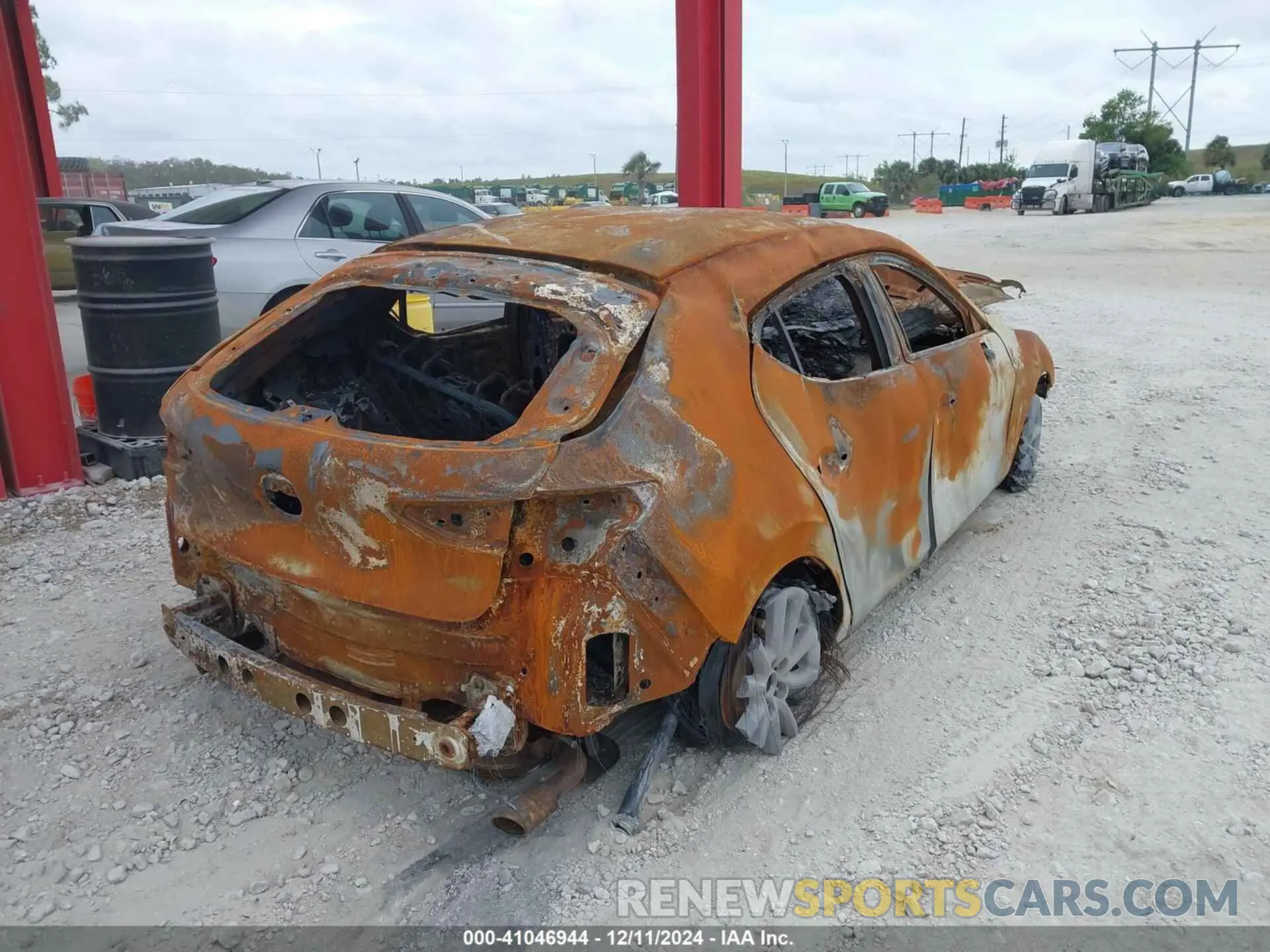4 Photograph of a damaged car JM1BPALM0L1168289 MAZDA MAZDA3 2020