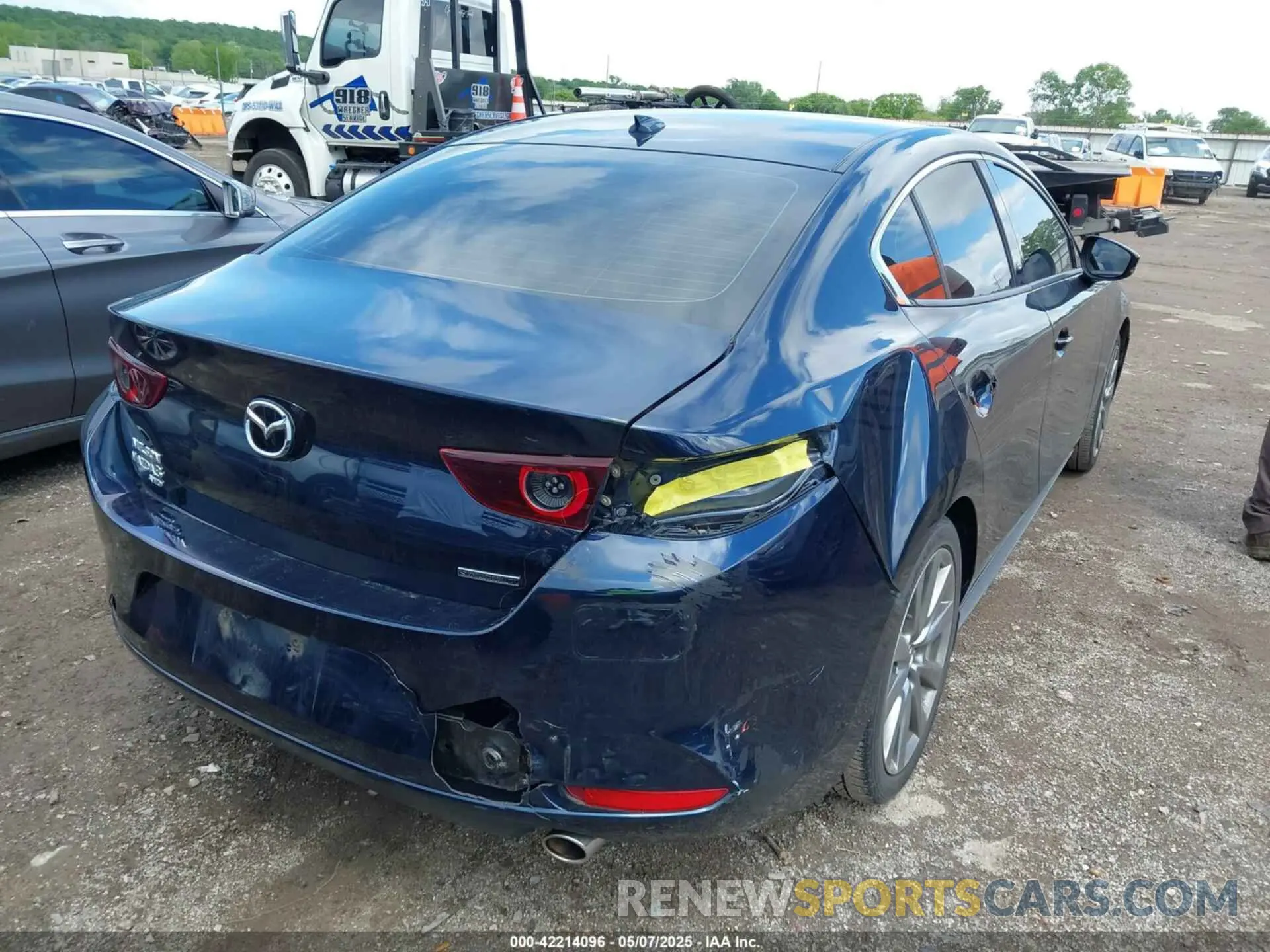 19 Photograph of a damaged car JM1BPBEM2L1163307 MAZDA MAZDA3 2020