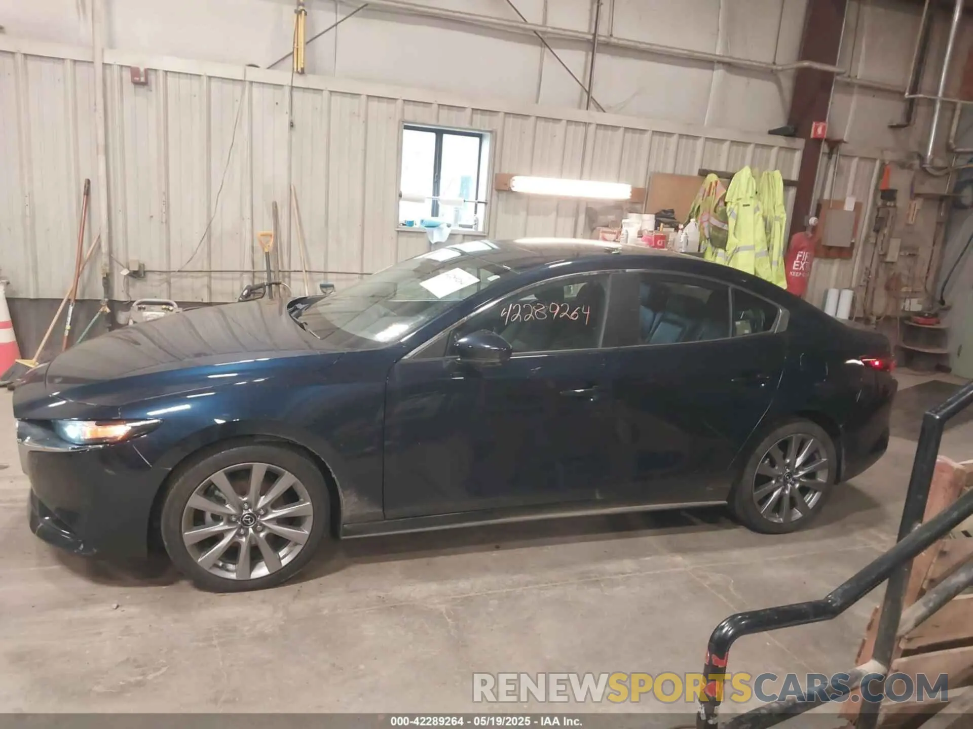15 Photograph of a damaged car 3MZBPBCLXMM251212 MAZDA MAZDA3 2021