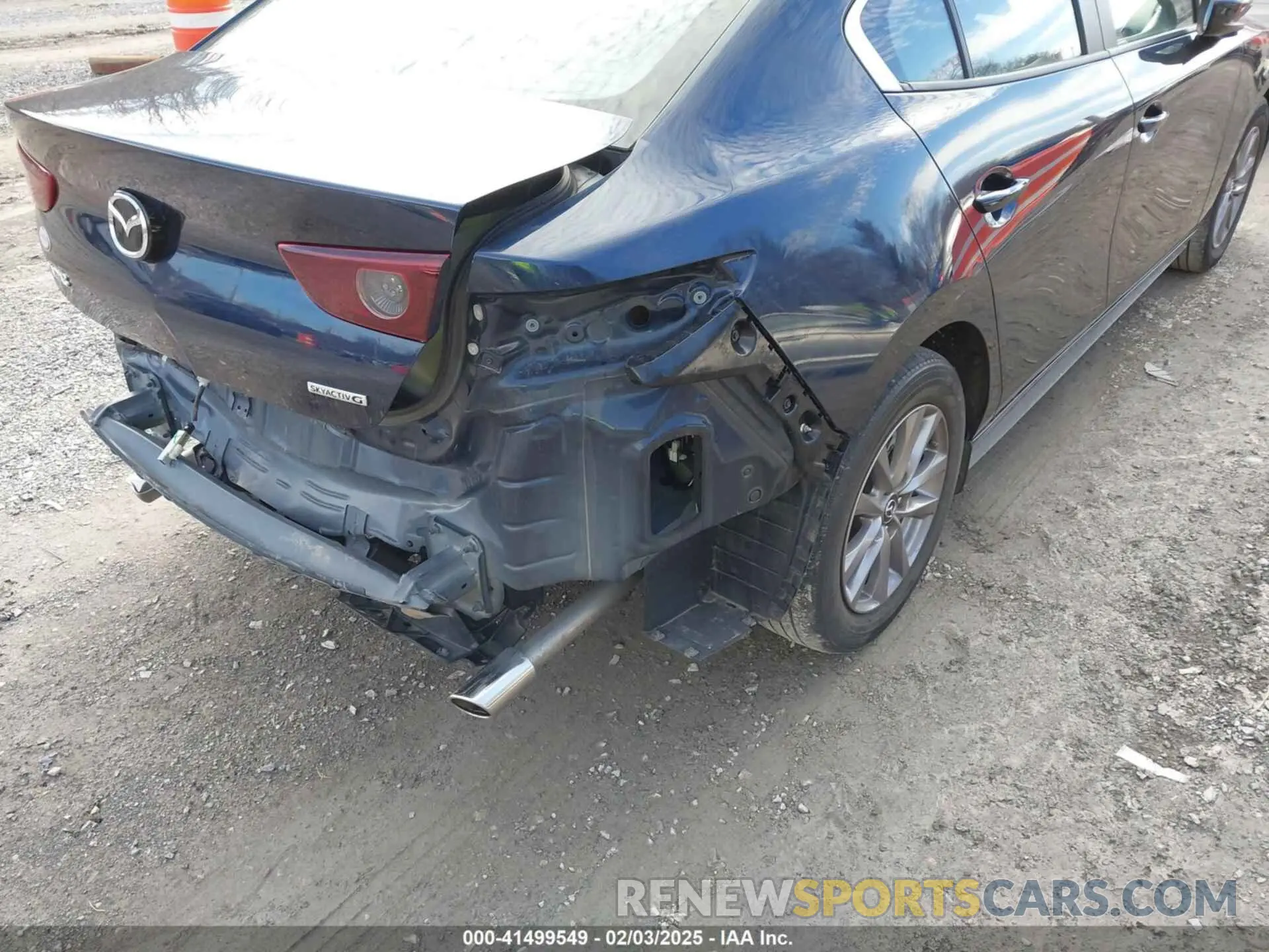 18 Photograph of a damaged car JM1BPAAL5M1344295 MAZDA MAZDA3 2021