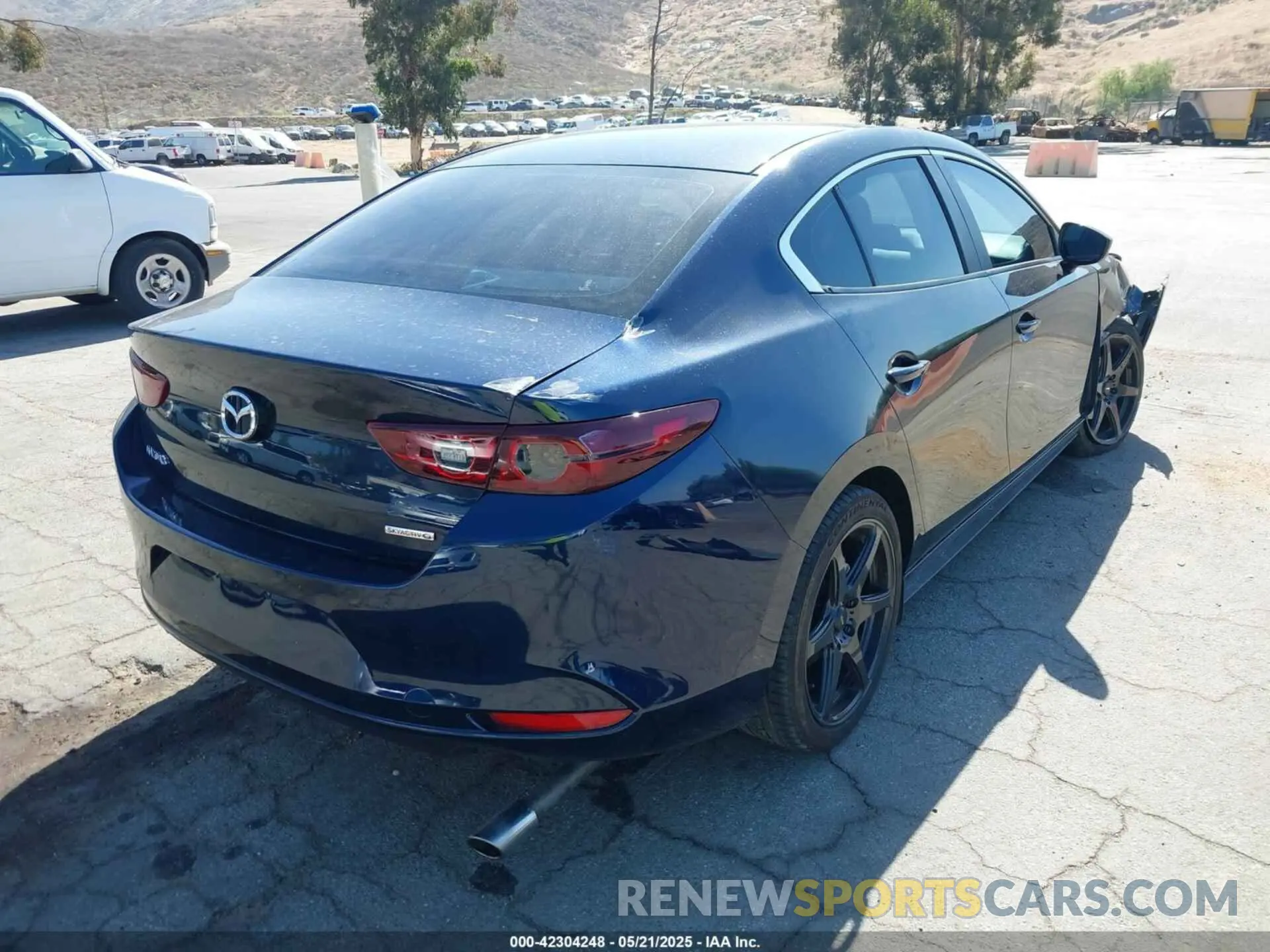 4 Фотография поврежденного автомобиля JM1BPAALXM1326956 MAZDA MAZDA3 2021