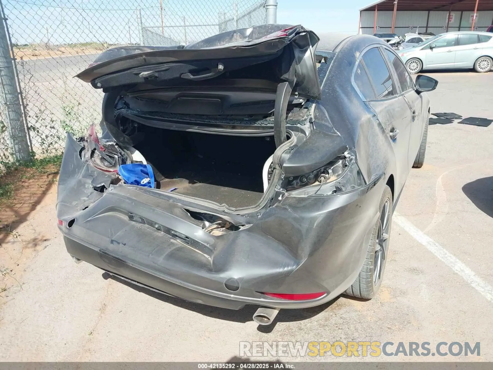 4 Фотография поврежденного автомобиля JM1BPABL7M1334057 MAZDA MAZDA3 2021
