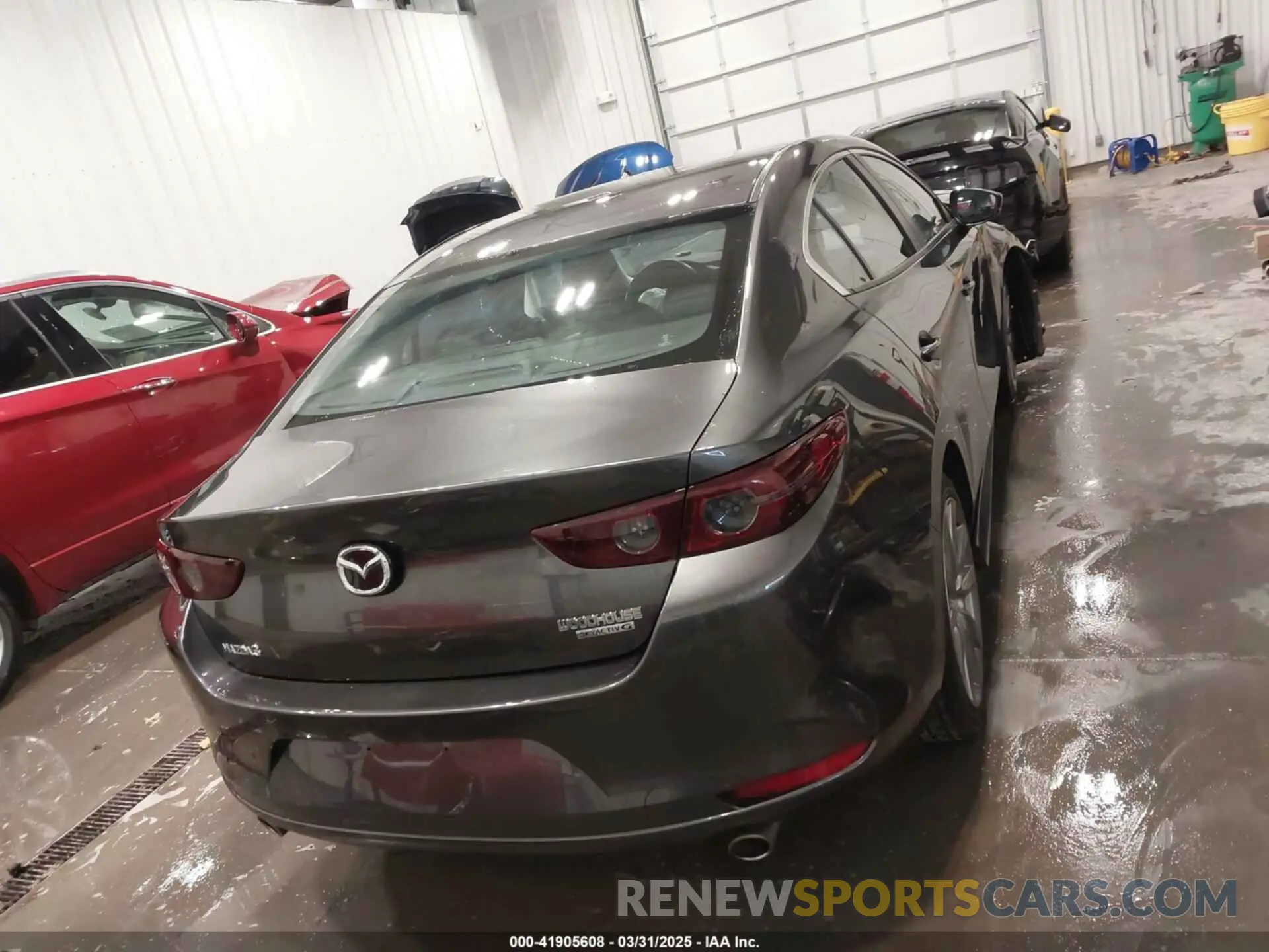 17 Photograph of a damaged car JM1BPABL9M1336182 MAZDA MAZDA3 2021