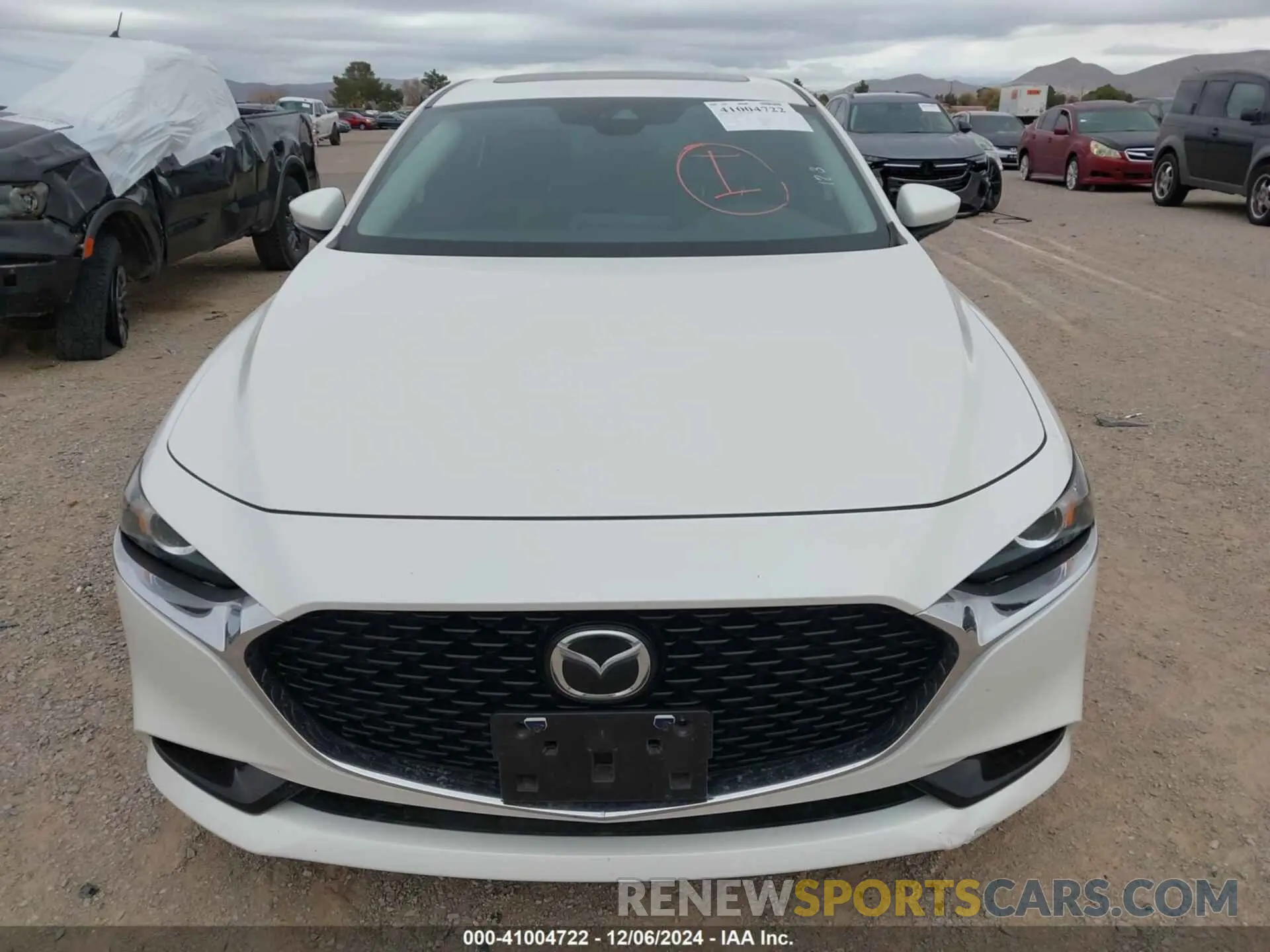 12 Фотография поврежденного автомобиля JM1BPACL1M1318242 MAZDA MAZDA3 2021