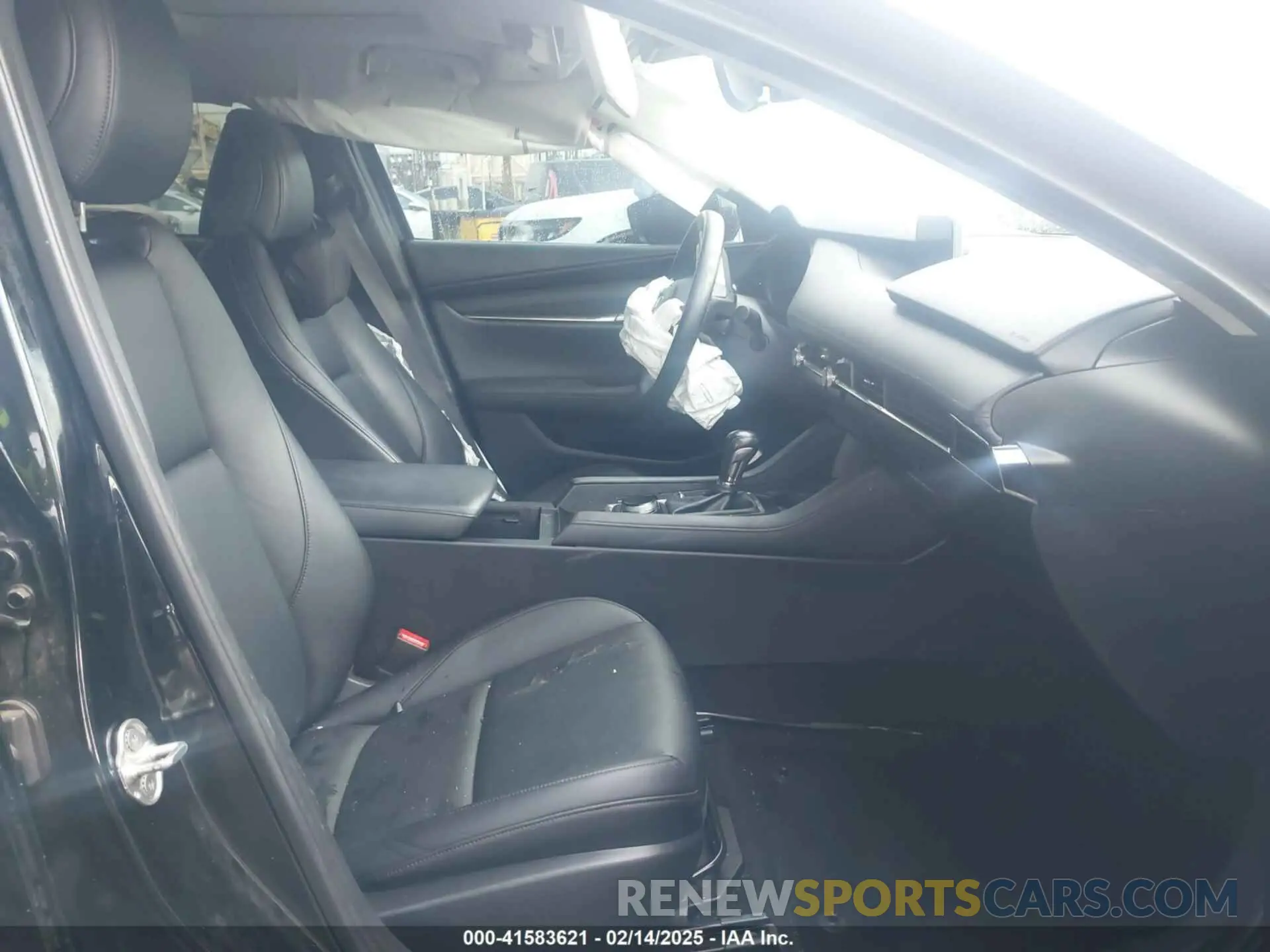 5 Photograph of a damaged car JM1BPACLXM1305621 MAZDA MAZDA3 2021
