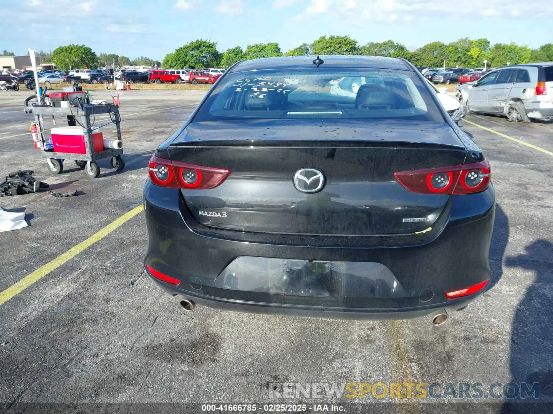 16 Photograph of a damaged car JM1BPADL7M1303484 MAZDA MAZDA3 2021