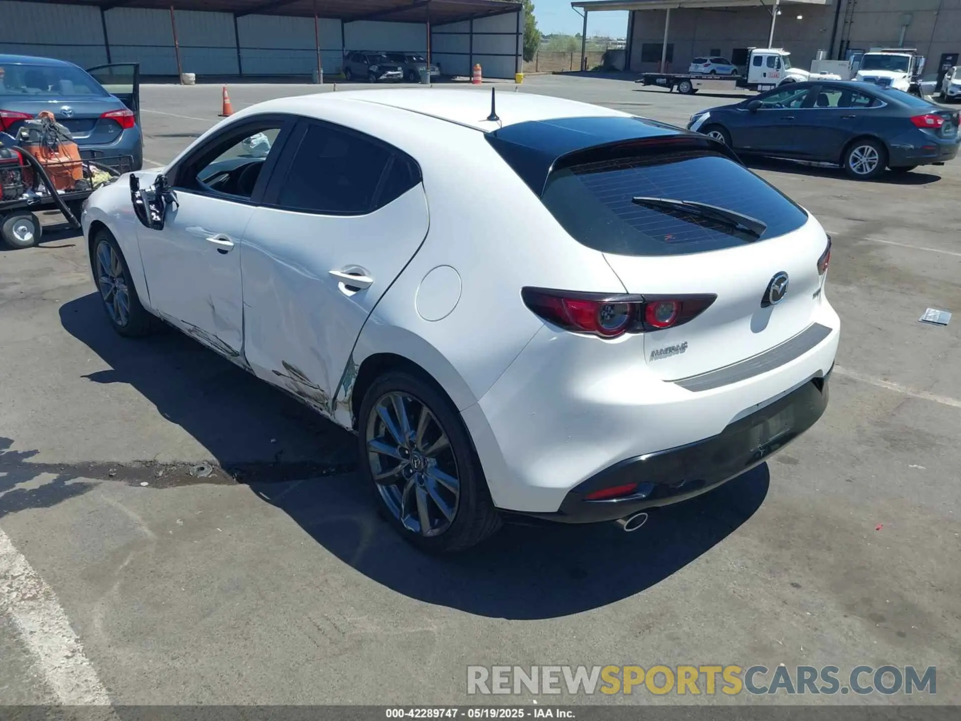 3 Photograph of a damaged car JM1BPAKLXM1321304 MAZDA MAZDA3 2021