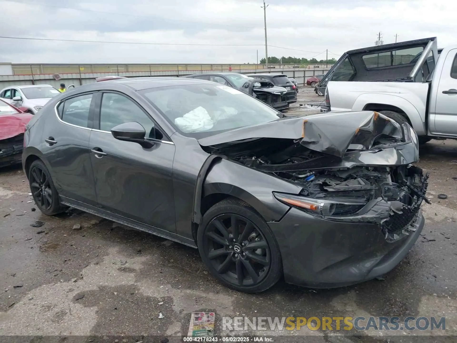 1 Фотография поврежденного автомобиля JM1BPAML1M1318708 MAZDA MAZDA3 2021