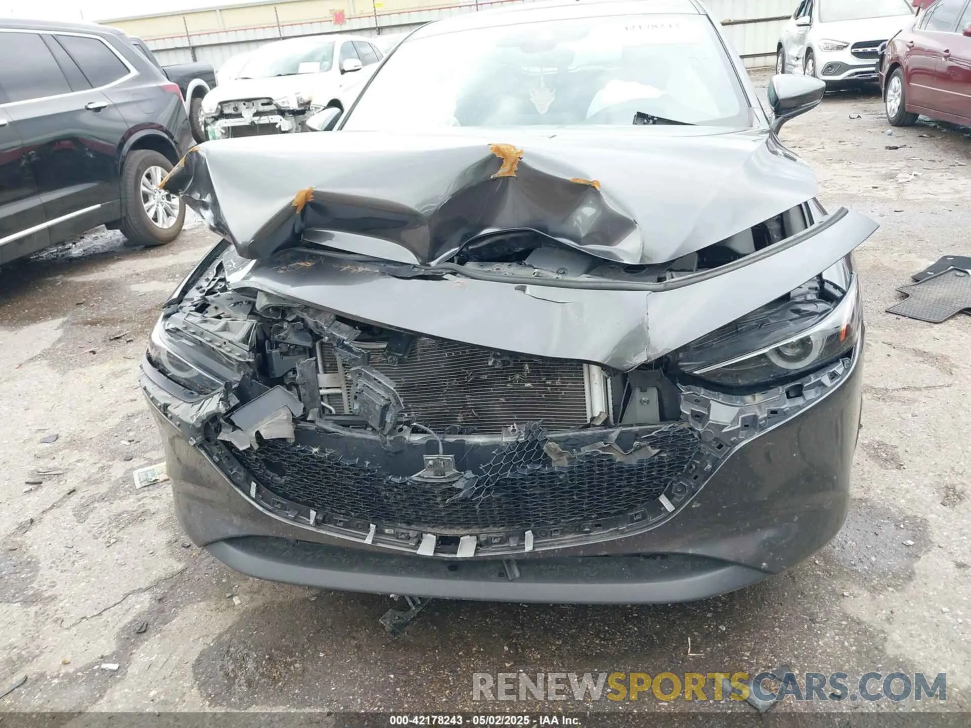 12 Фотография поврежденного автомобиля JM1BPAML1M1318708 MAZDA MAZDA3 2021