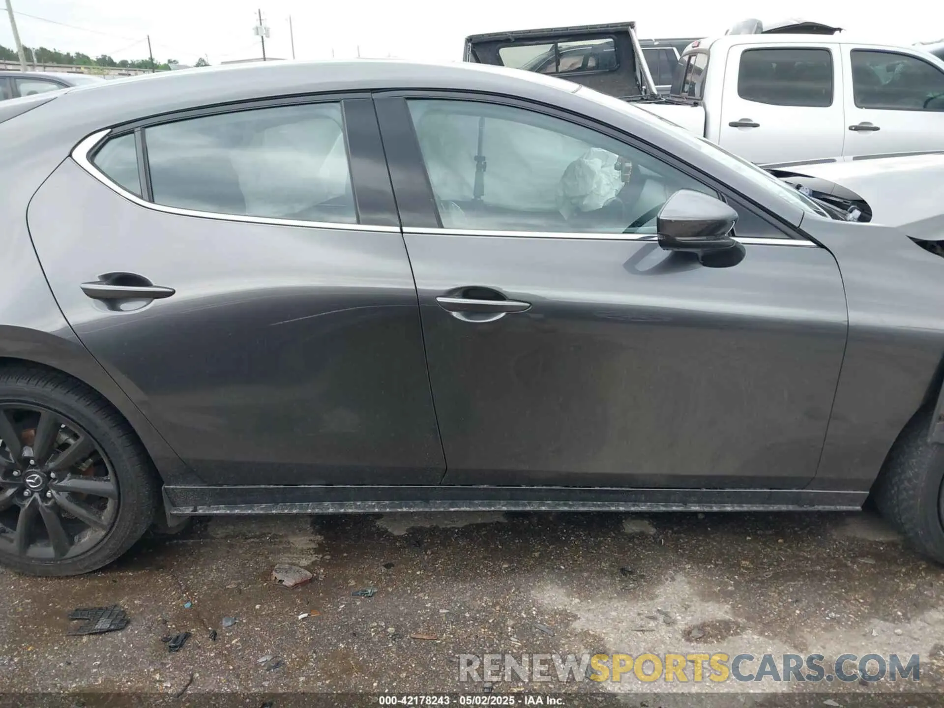 13 Фотография поврежденного автомобиля JM1BPAML1M1318708 MAZDA MAZDA3 2021