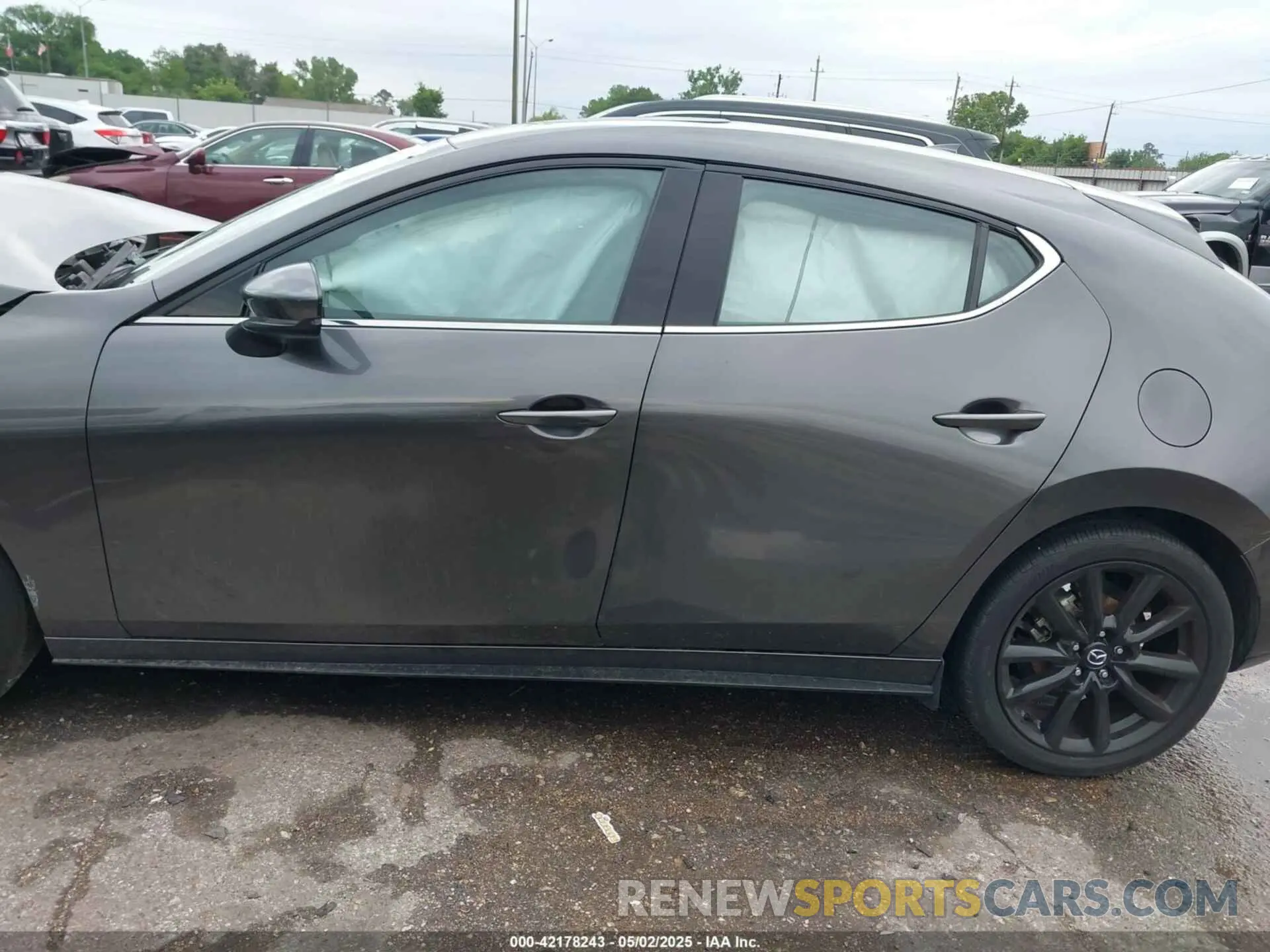 14 Фотография поврежденного автомобиля JM1BPAML1M1318708 MAZDA MAZDA3 2021