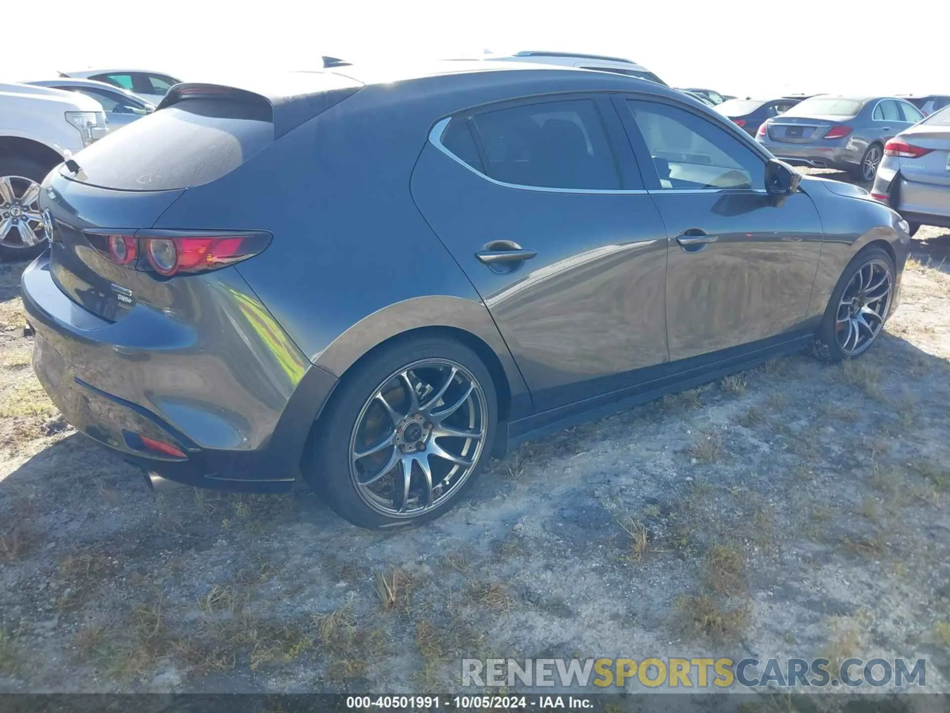 4 Фотография поврежденного автомобиля JM1BPBJY3M1402180 MAZDA MAZDA3 2021