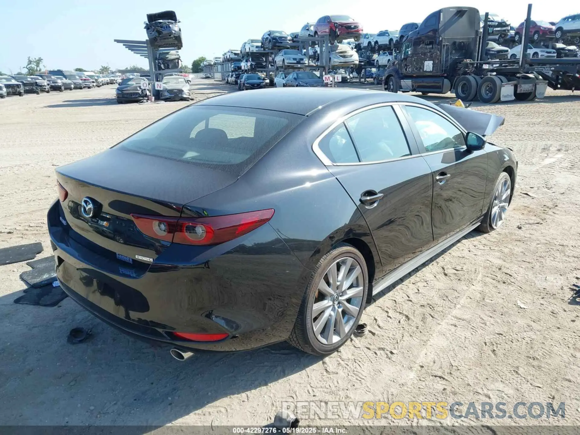 4 Photograph of a damaged car 3MZBPACL2NM310183 MAZDA MAZDA3 2022