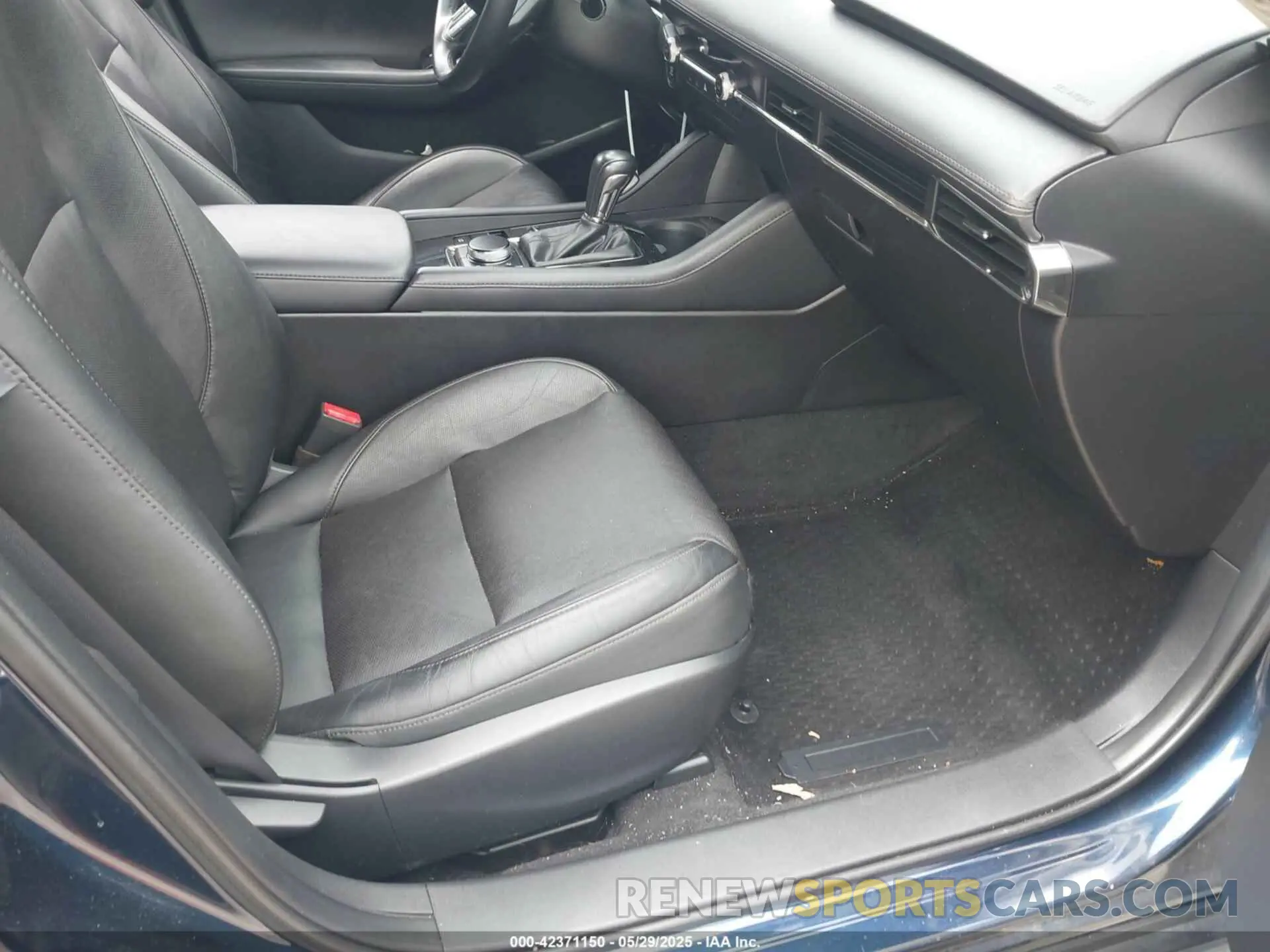 5 Photograph of a damaged car 3MZBPADLXNM301066 MAZDA MAZDA3 2022