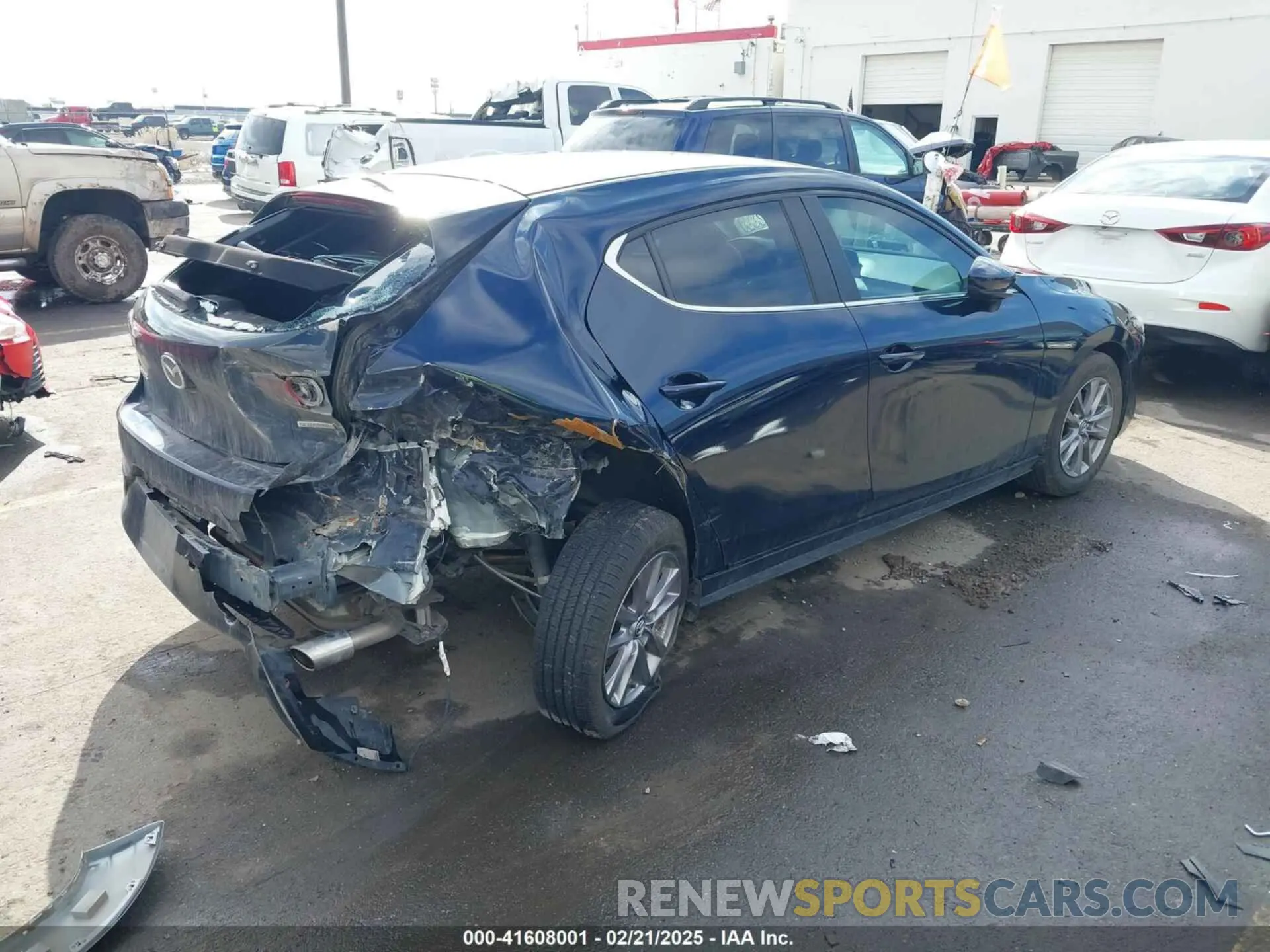 4 Фотография поврежденного автомобиля JM1BPAJL4N1510629 MAZDA MAZDA3 2022