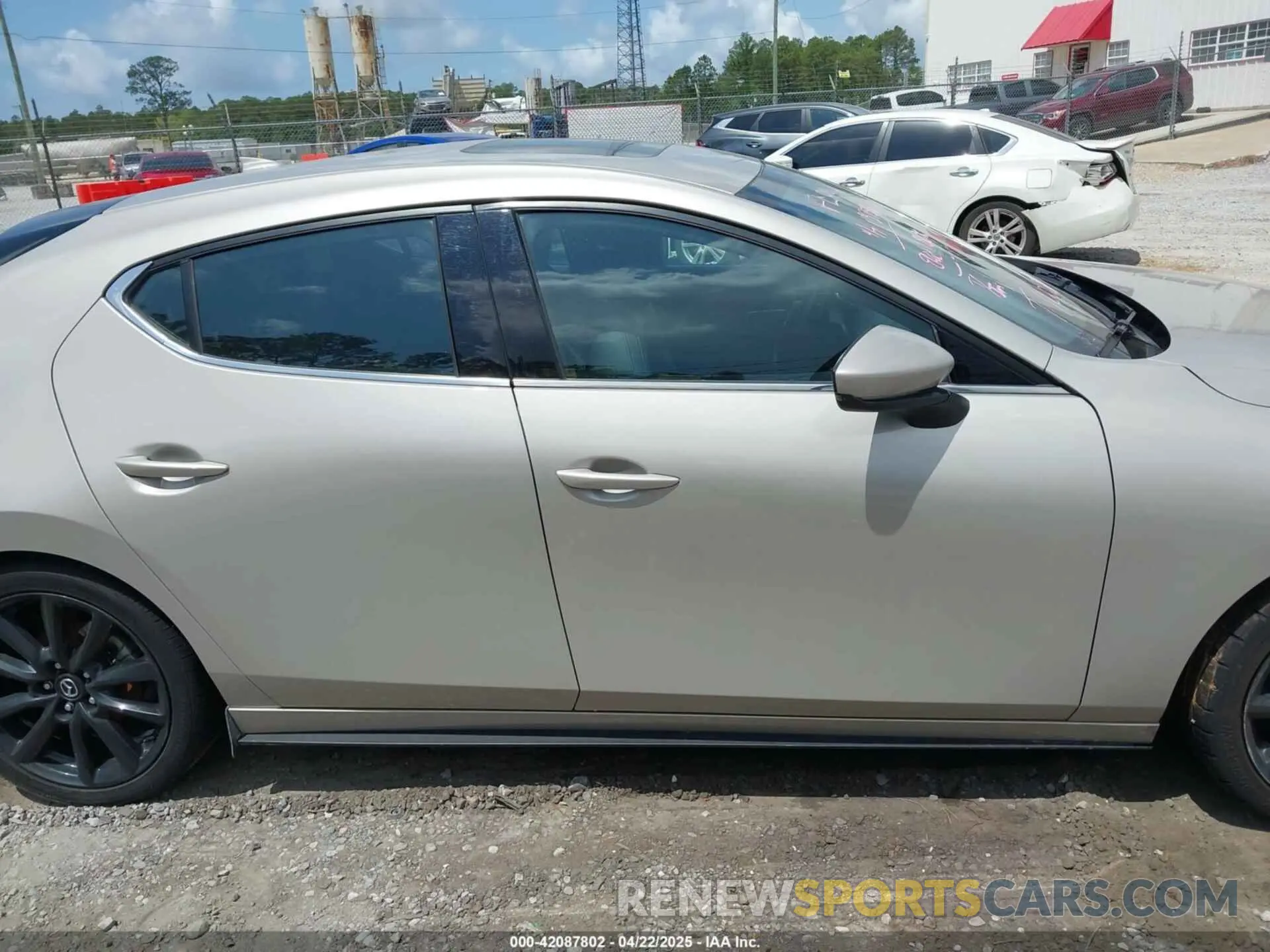 13 Фотография поврежденного автомобиля JM1BPAML5N1507556 MAZDA MAZDA3 2022