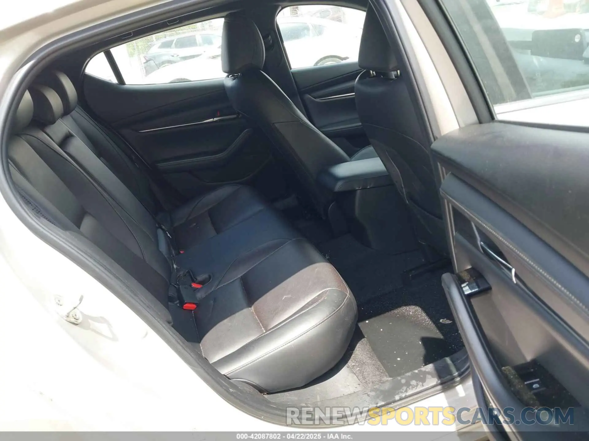 8 Фотография поврежденного автомобиля JM1BPAML5N1507556 MAZDA MAZDA3 2022