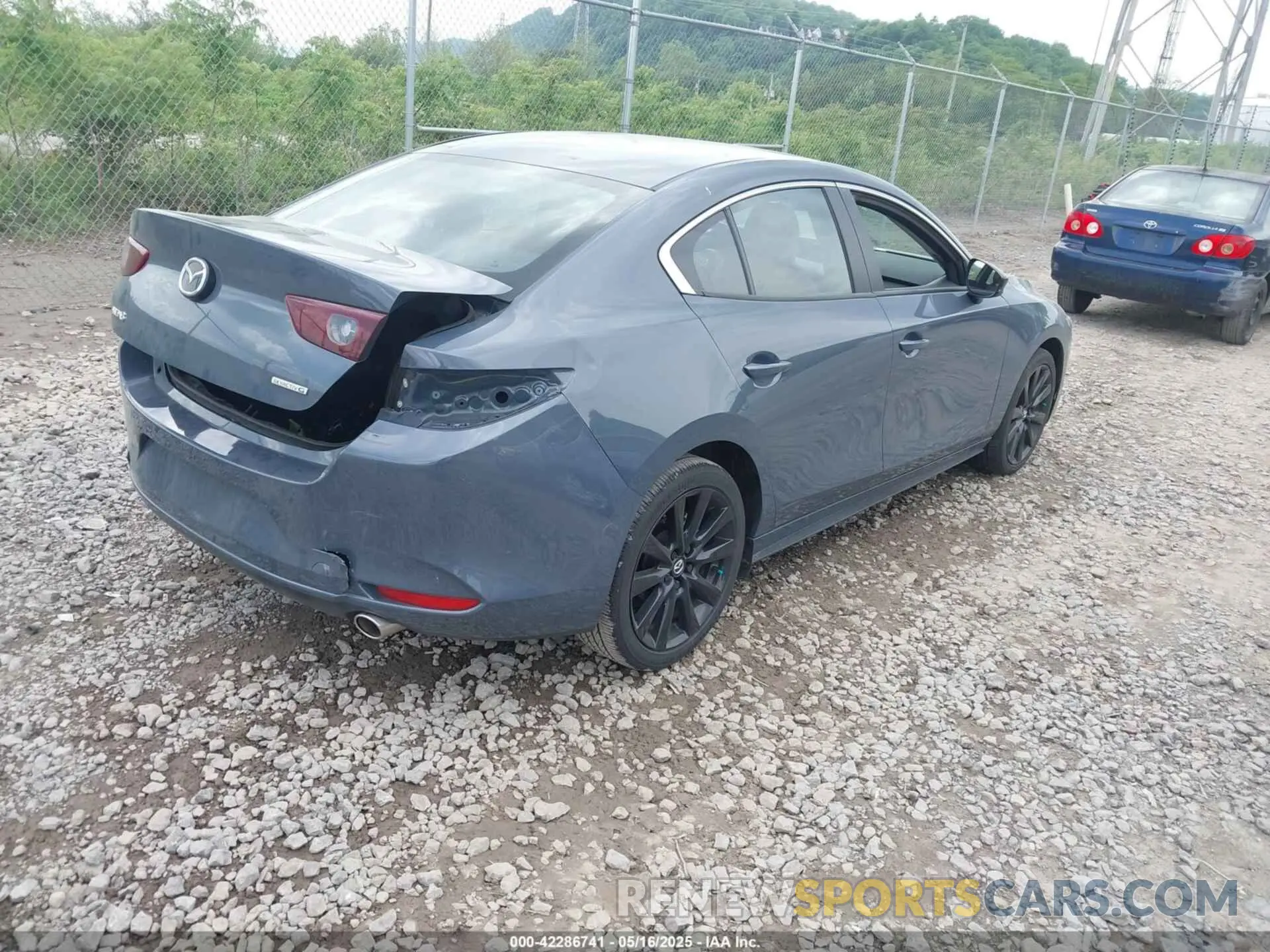 4 Photograph of a damaged car 3MZBPACM1PM382553 MAZDA MAZDA3 2023