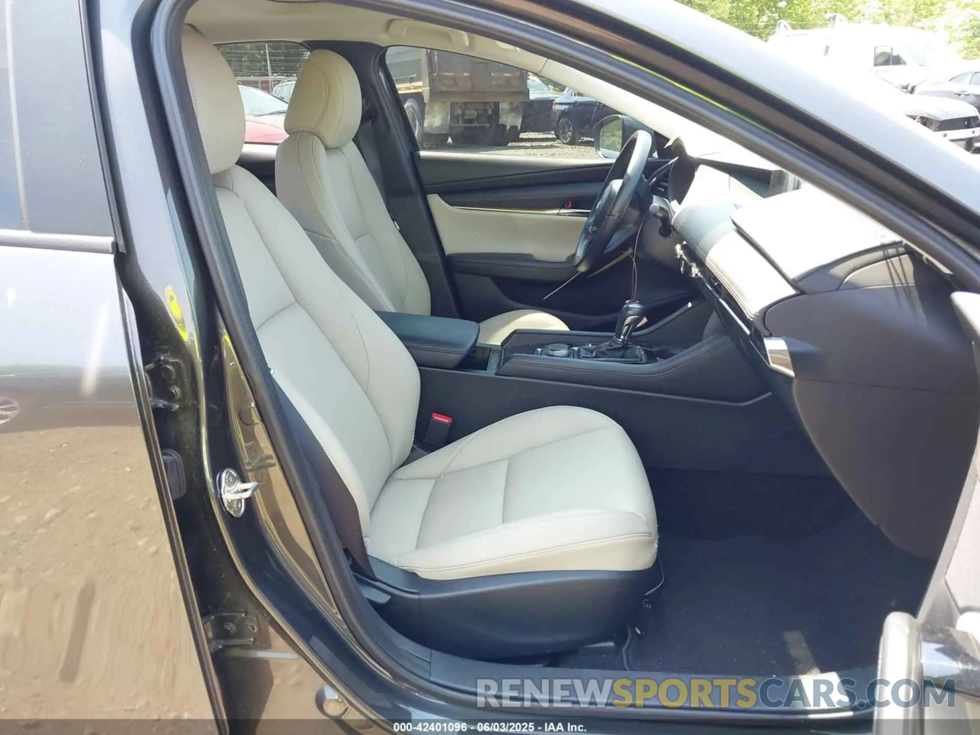 5 Photograph of a damaged car 3MZBPACM6PM354313 MAZDA MAZDA3 2023