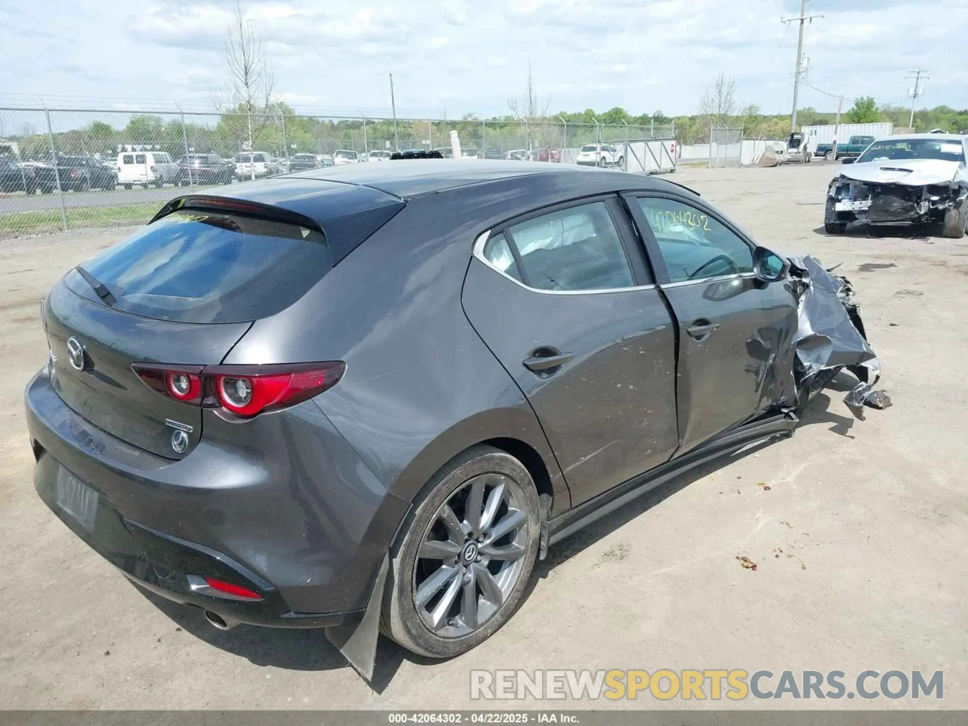 4 Фотография поврежденного автомобиля JM1BPAKM3P1615785 MAZDA MAZDA3 2023